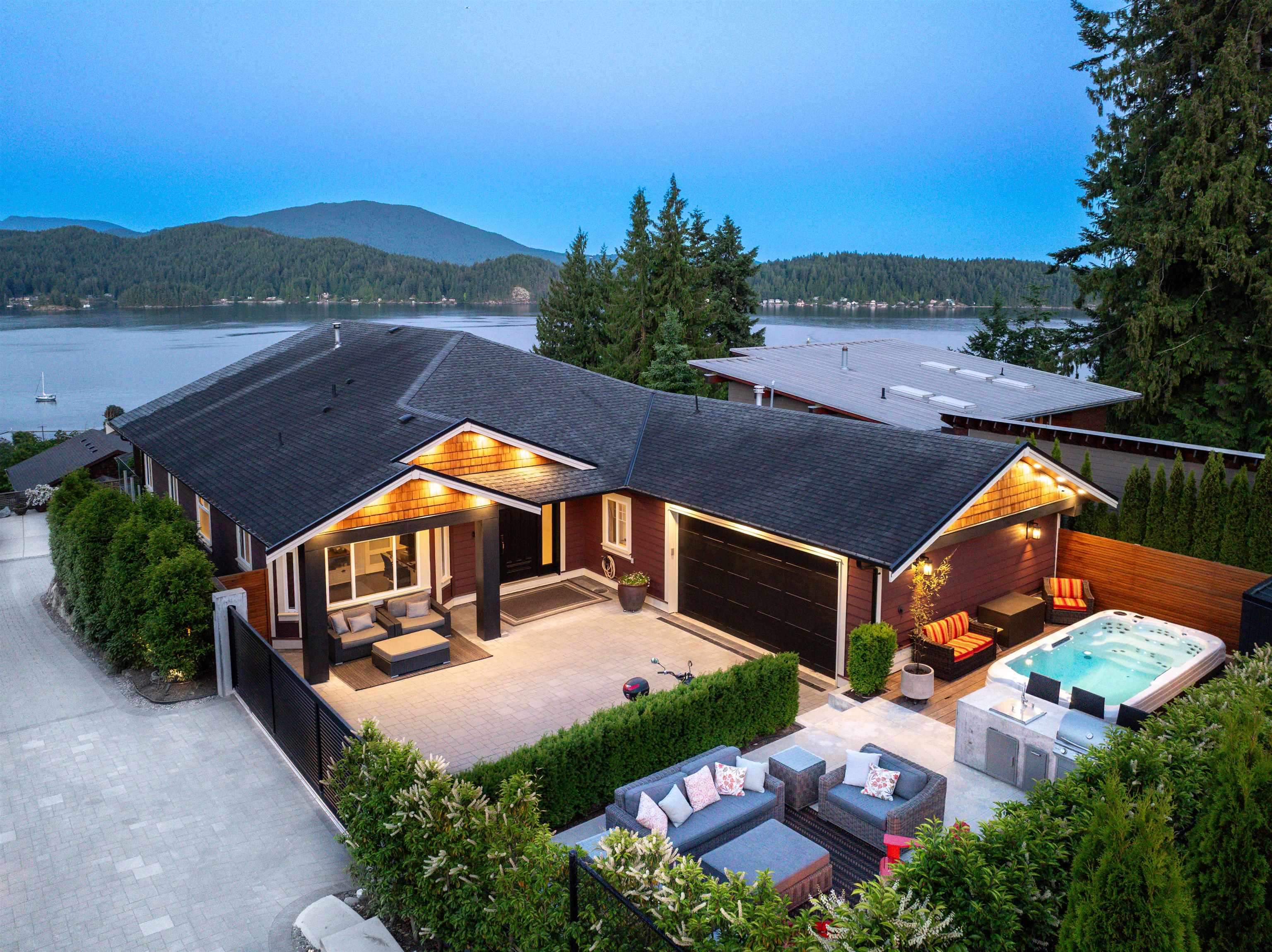 586-588 NORTH FLETCHER ROAD, Gibsons BC V0N 1V9, R3169567, BC,