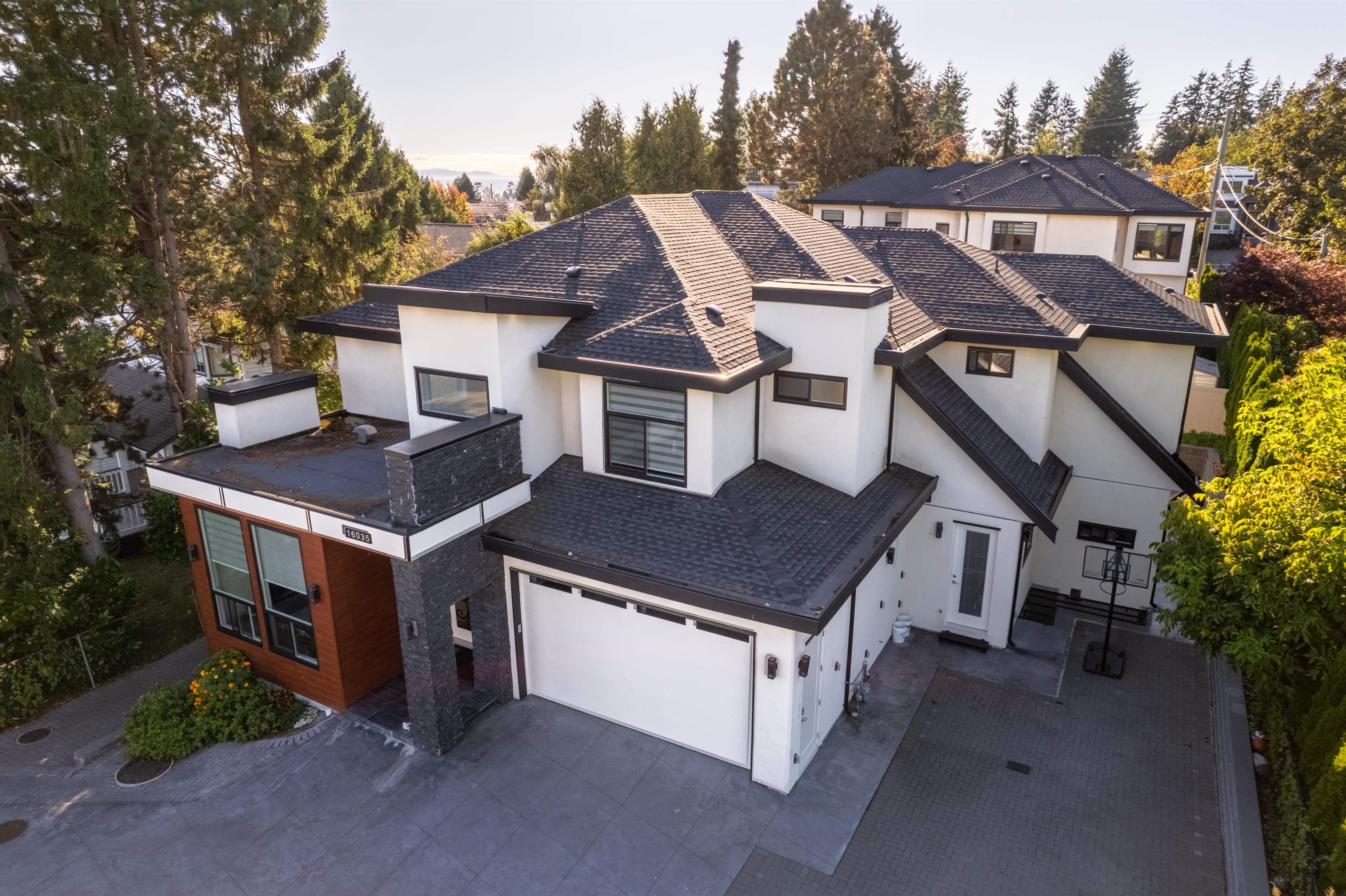 16035 10A AVENUE, Surrey BC V4A 7W8, R3169598, BC,