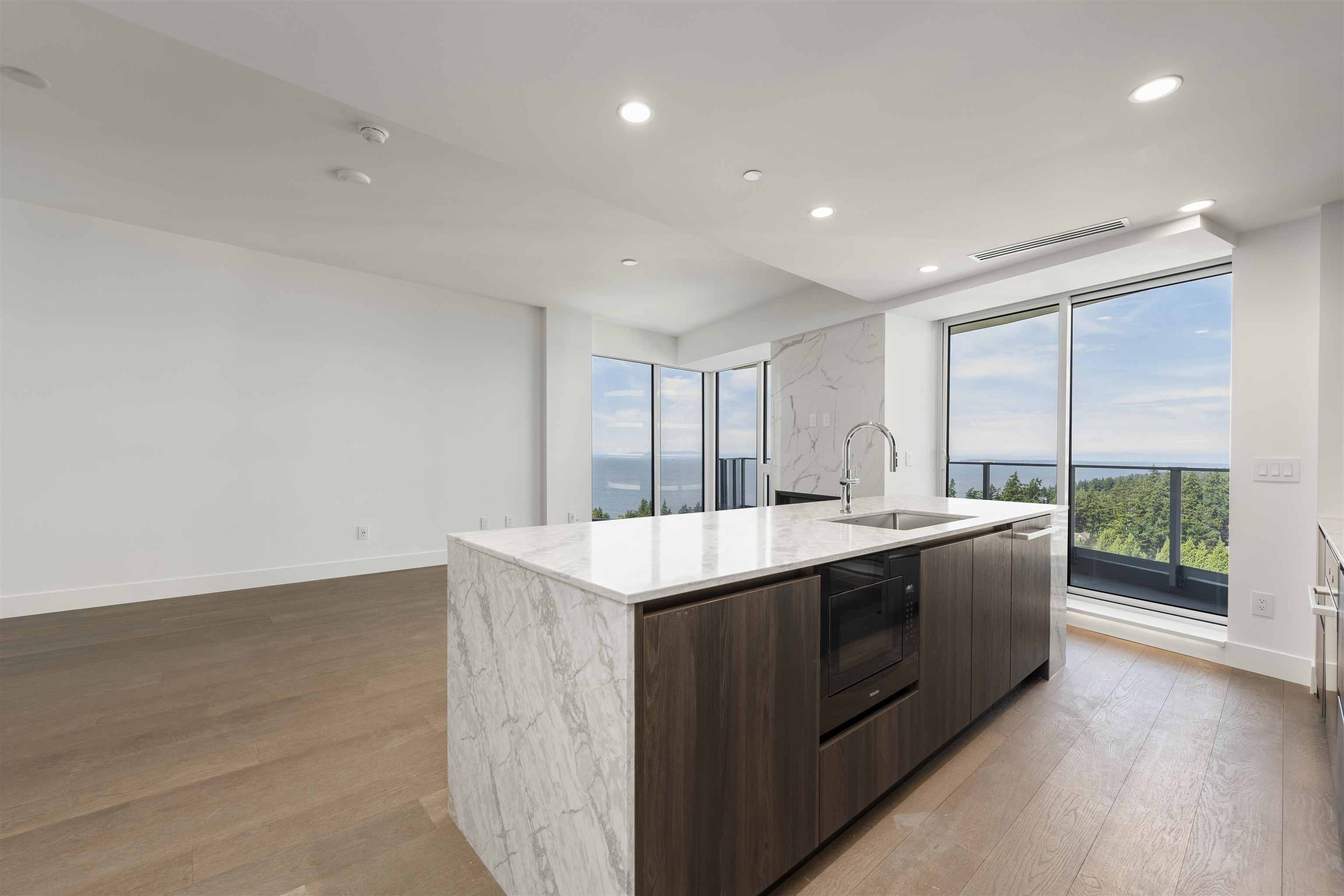 1401 1475 FOSTER STREET, R3169637, BC,