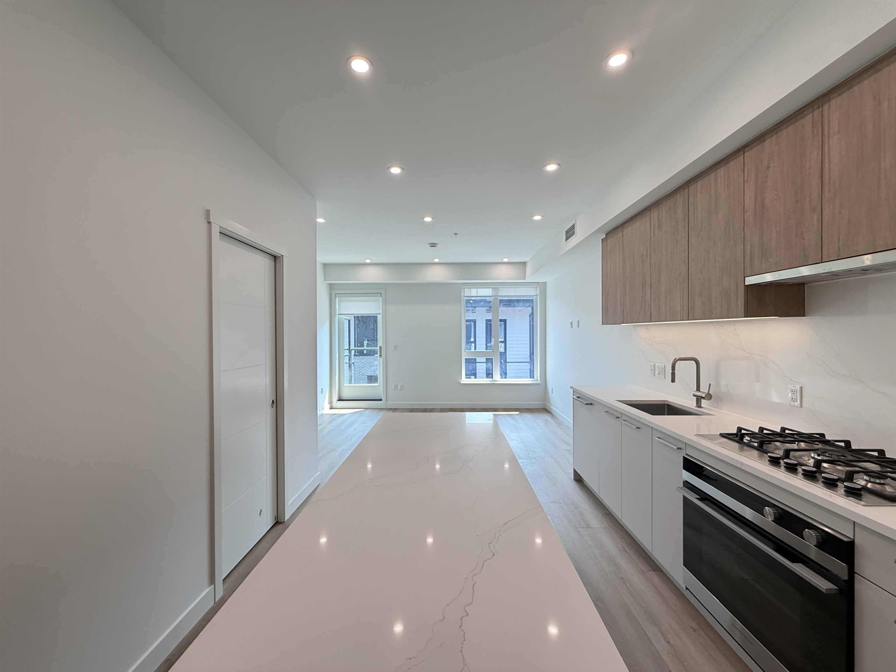 303 606 MADORE AVENUE, R3169842, BC,