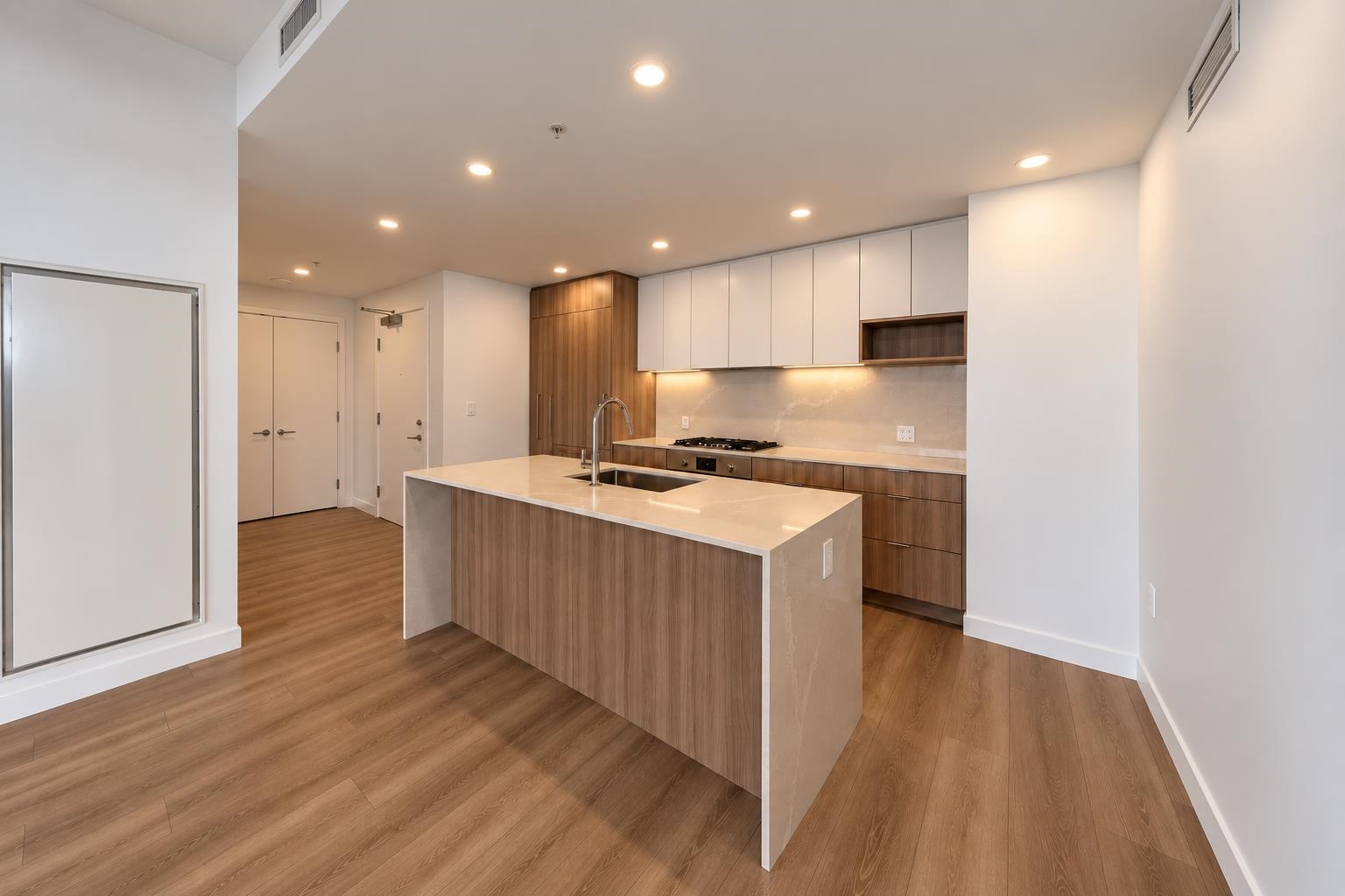 3208 6087 WILSON AVENUE, R3169843, BC,