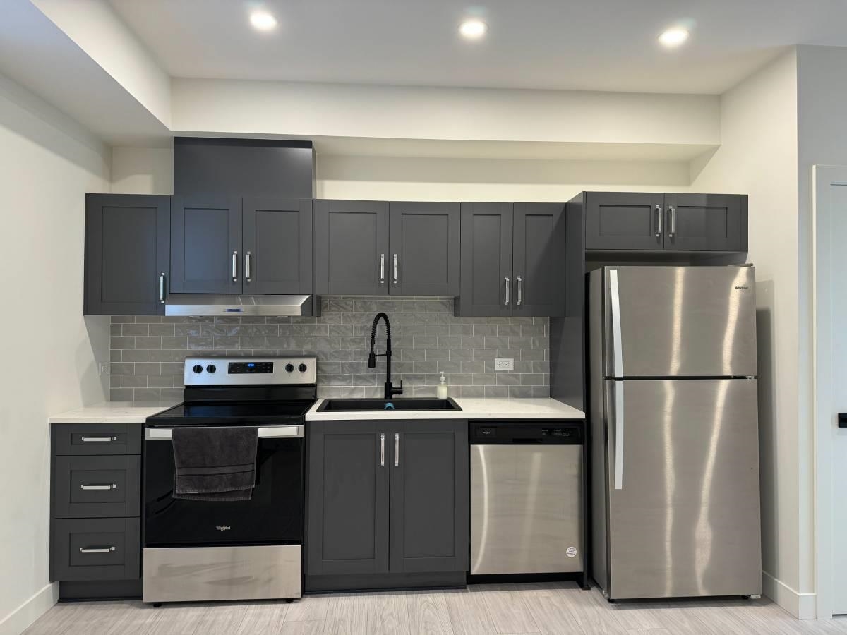Suite 23154 140B ST, R3169892, BC,