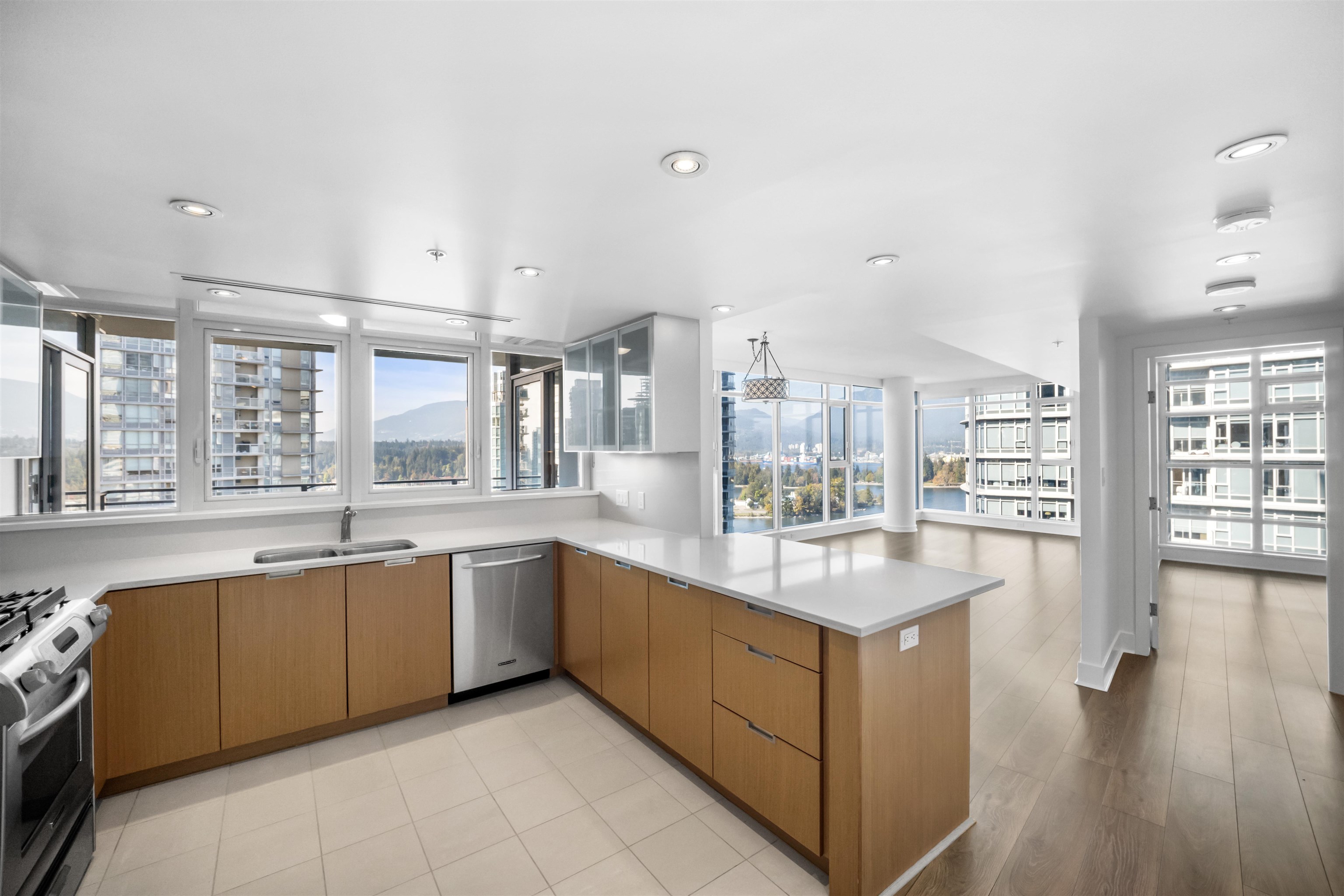 2302 1205 HASTINGS STREET, R3170014, BC,