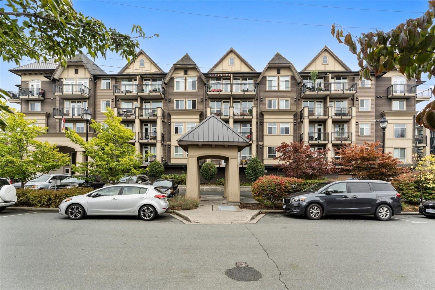313 8531 YOUNG ROAD, R3170028, BC,