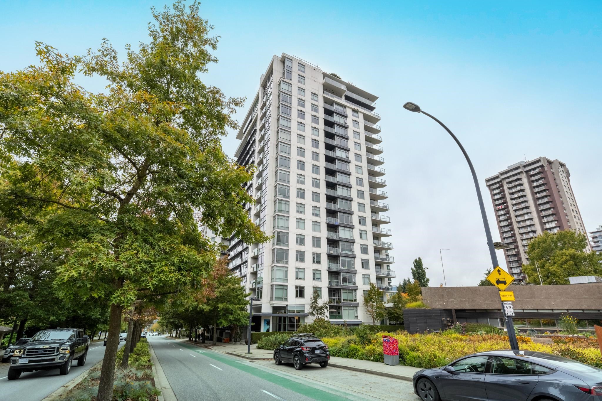 408 158 13TH STREET, R3170143, BC,