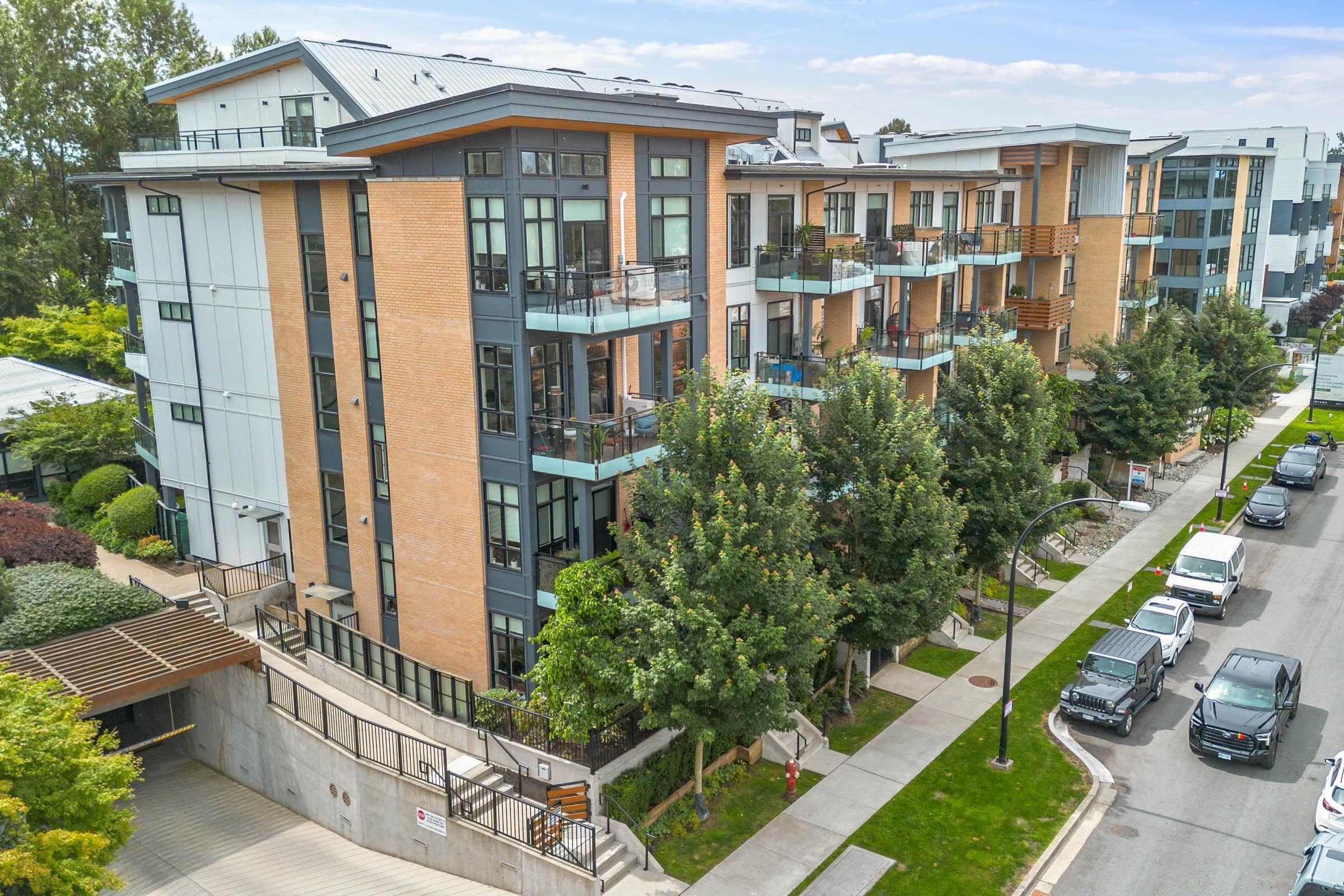 322 300 SALTER STREET, R3170276, BC,