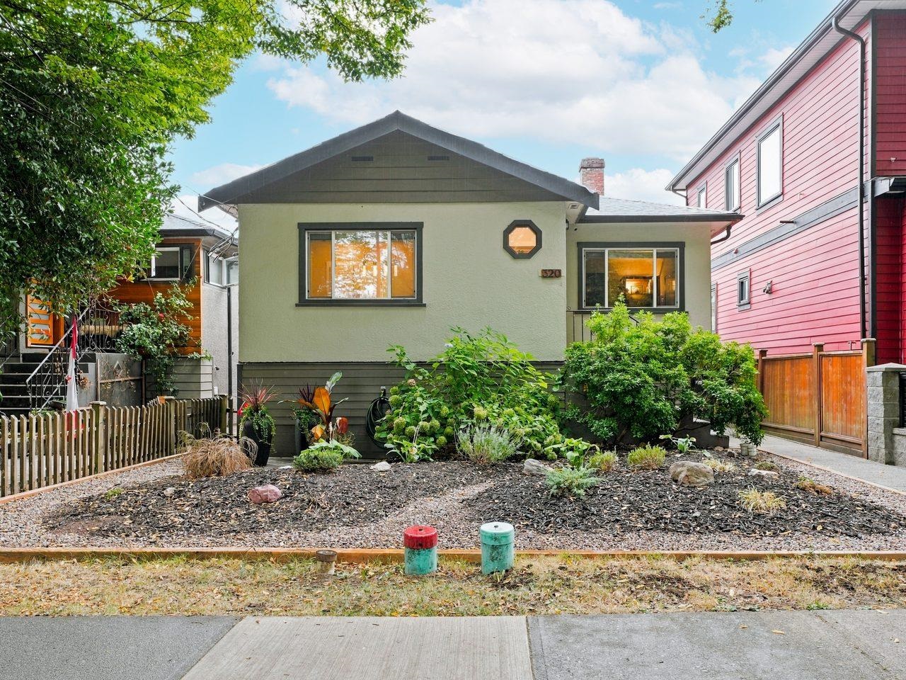 320 E 32ND AVENUE, Vancouver BC V5V 2Y4, R3170566, BC,