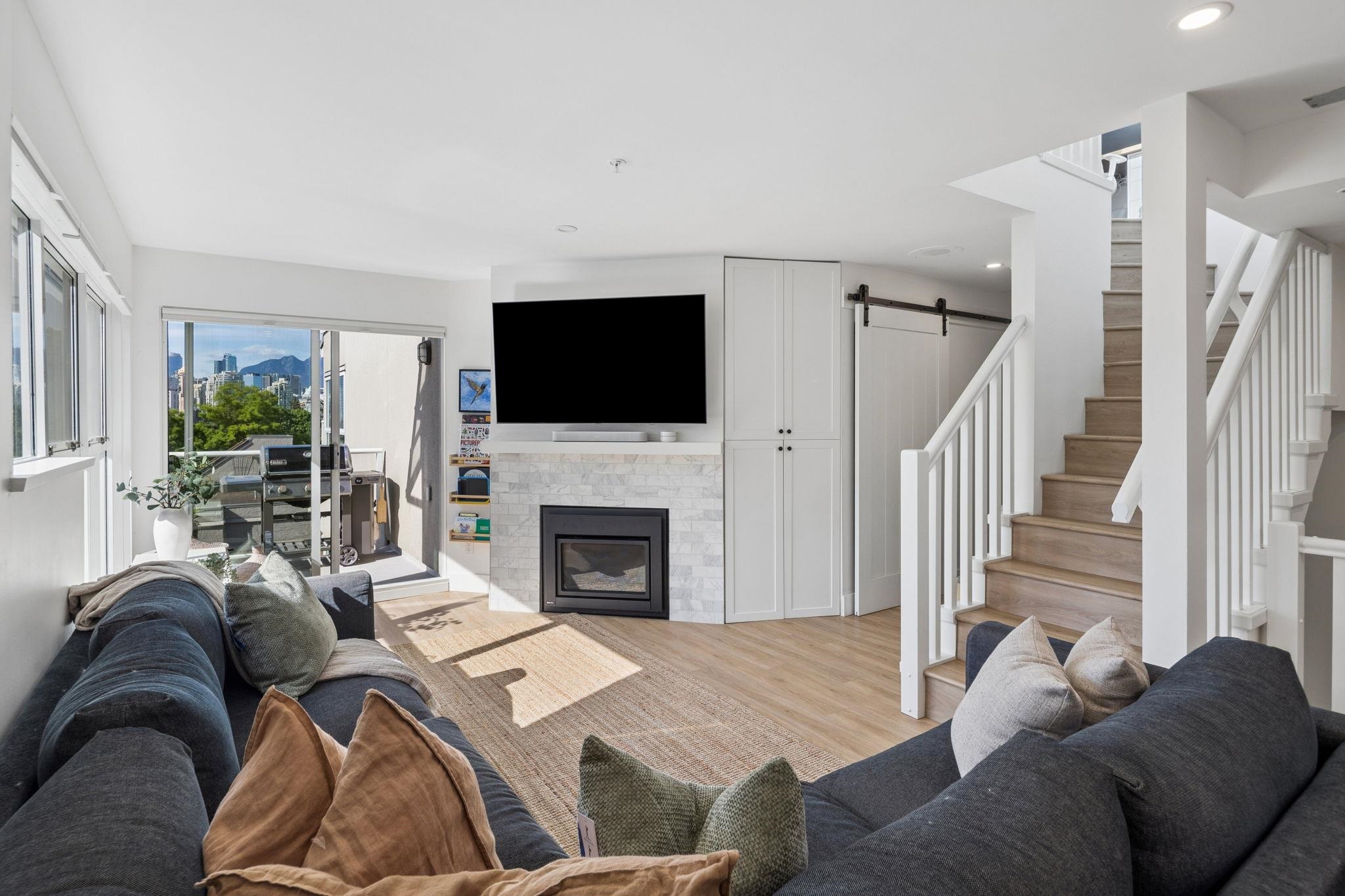 103 933 8TH AVENUE, R3170644, BC,