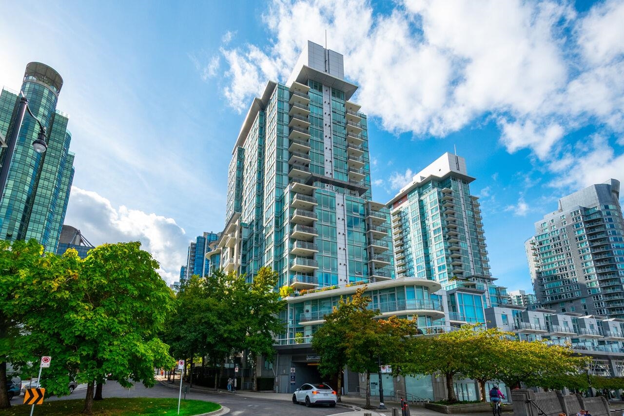 203 499 BROUGHTON STREET, R3170668, BC,