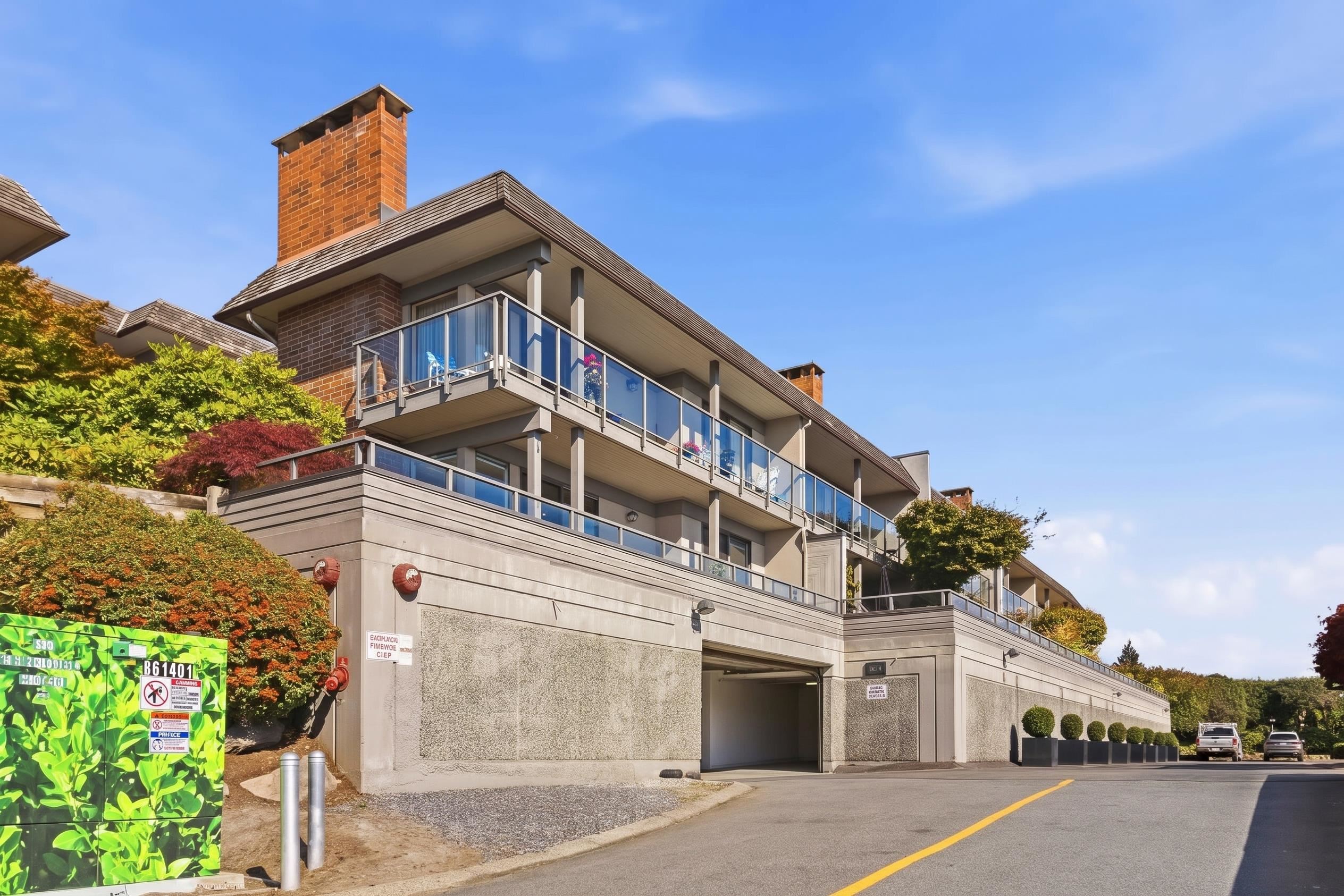 22 2214 FOLKESTONE WAY, R3170686, BC,