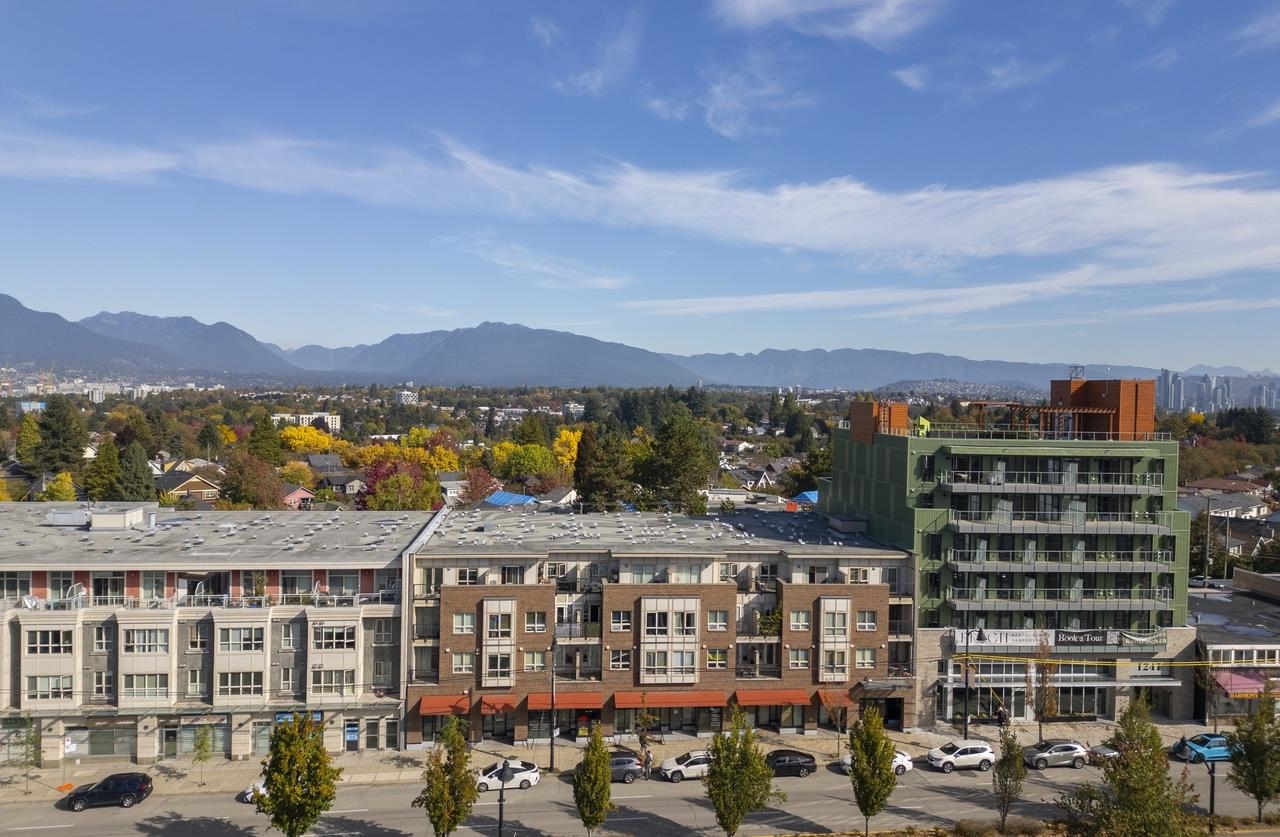 PH7 1239 KINGSWAY, R3170692, BC,