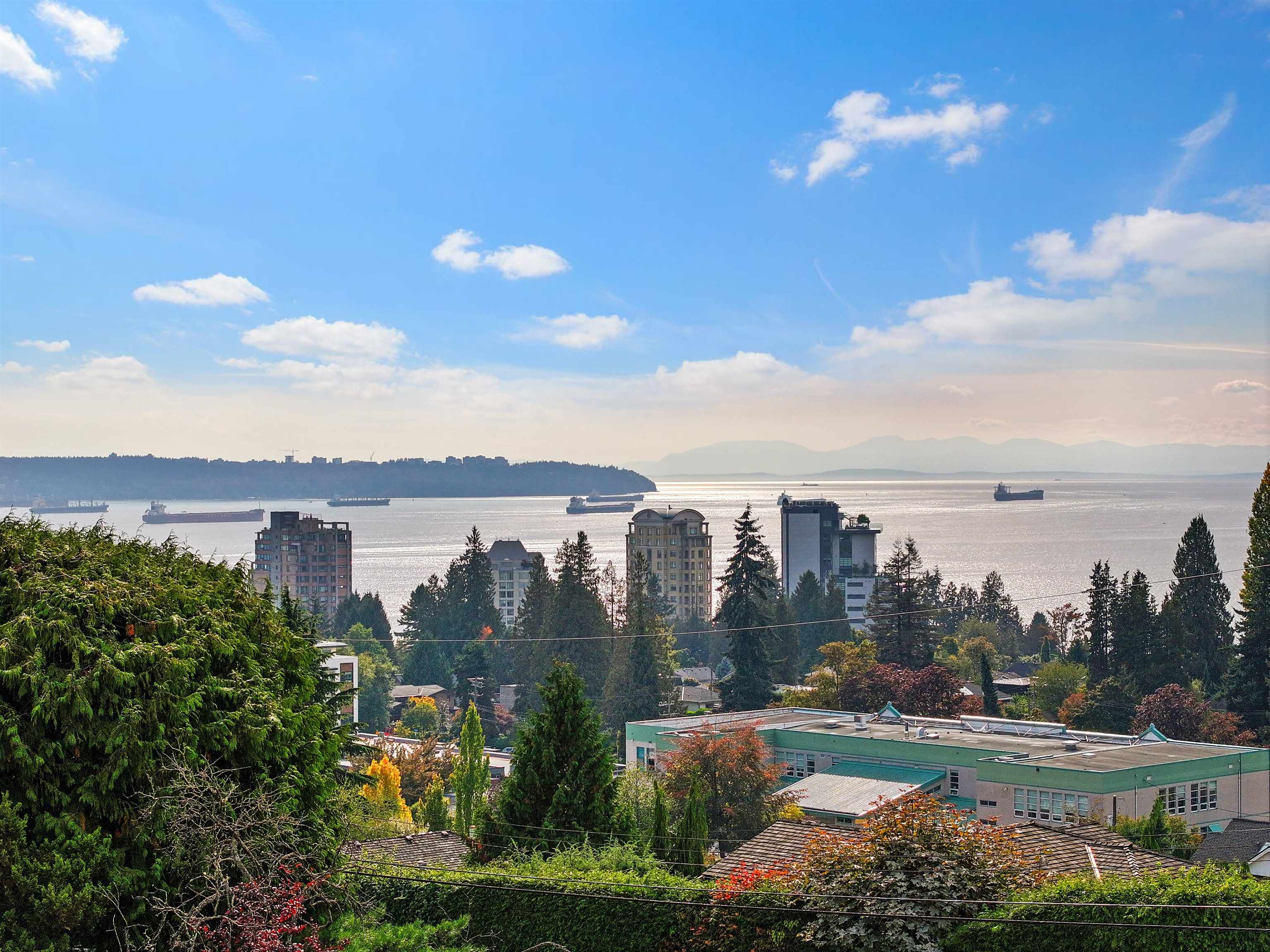 2077 KINGS AVENUE, West Vancouver BC V7V 2B7, R3170822, BC,