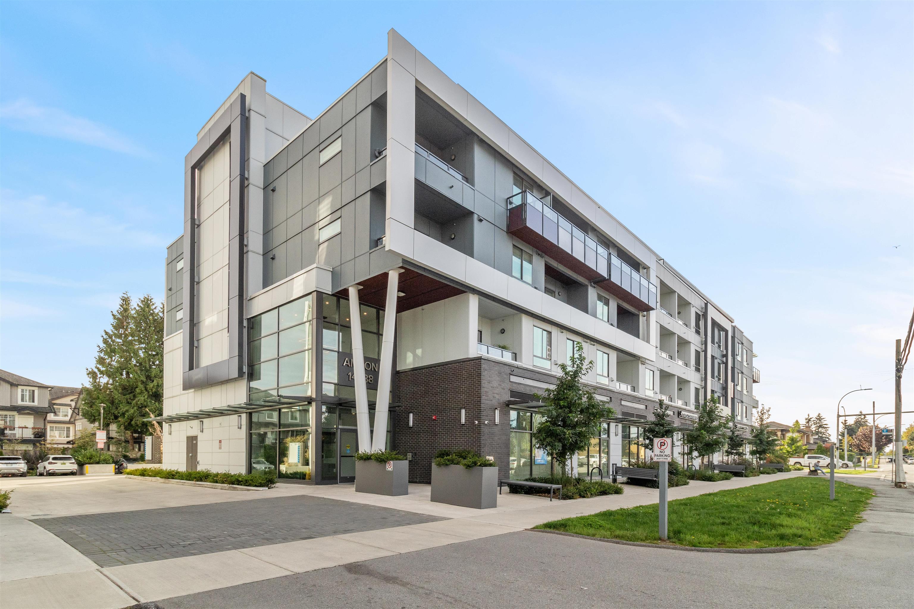 4xx 14438 72 AVENUE, R3170898, BC,