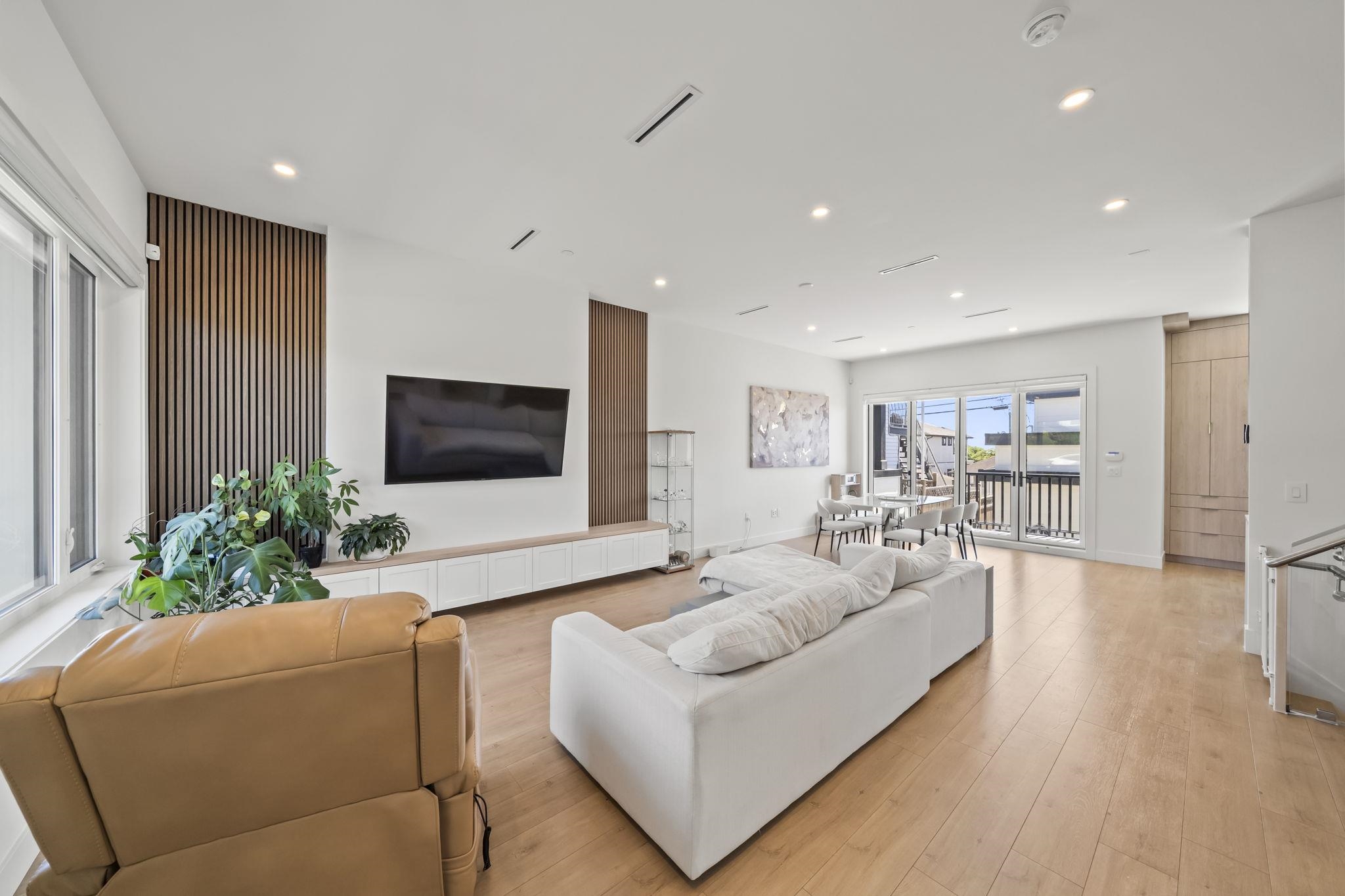 742 E 58TH AVENUE, Vancouver BC V5X 1W3, R3170996, BC,