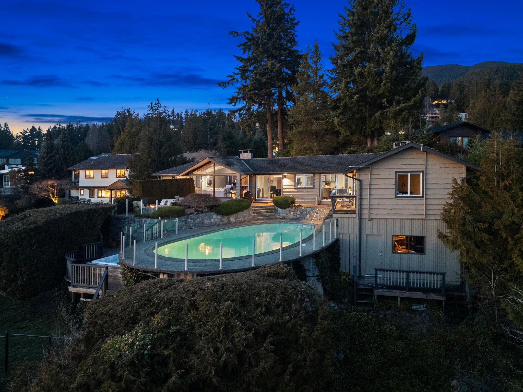 4570 WOODGREEN COURT, West Vancouver BC V7S 2V7, R3171046, BC,