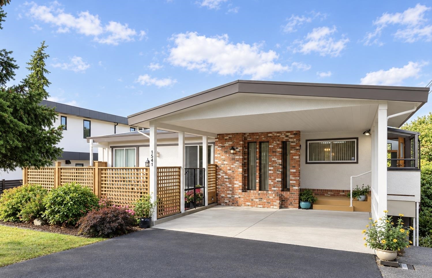 1541 HOWARD AVENUE, Burnaby BC V5B 3S2, R3171156, BC,