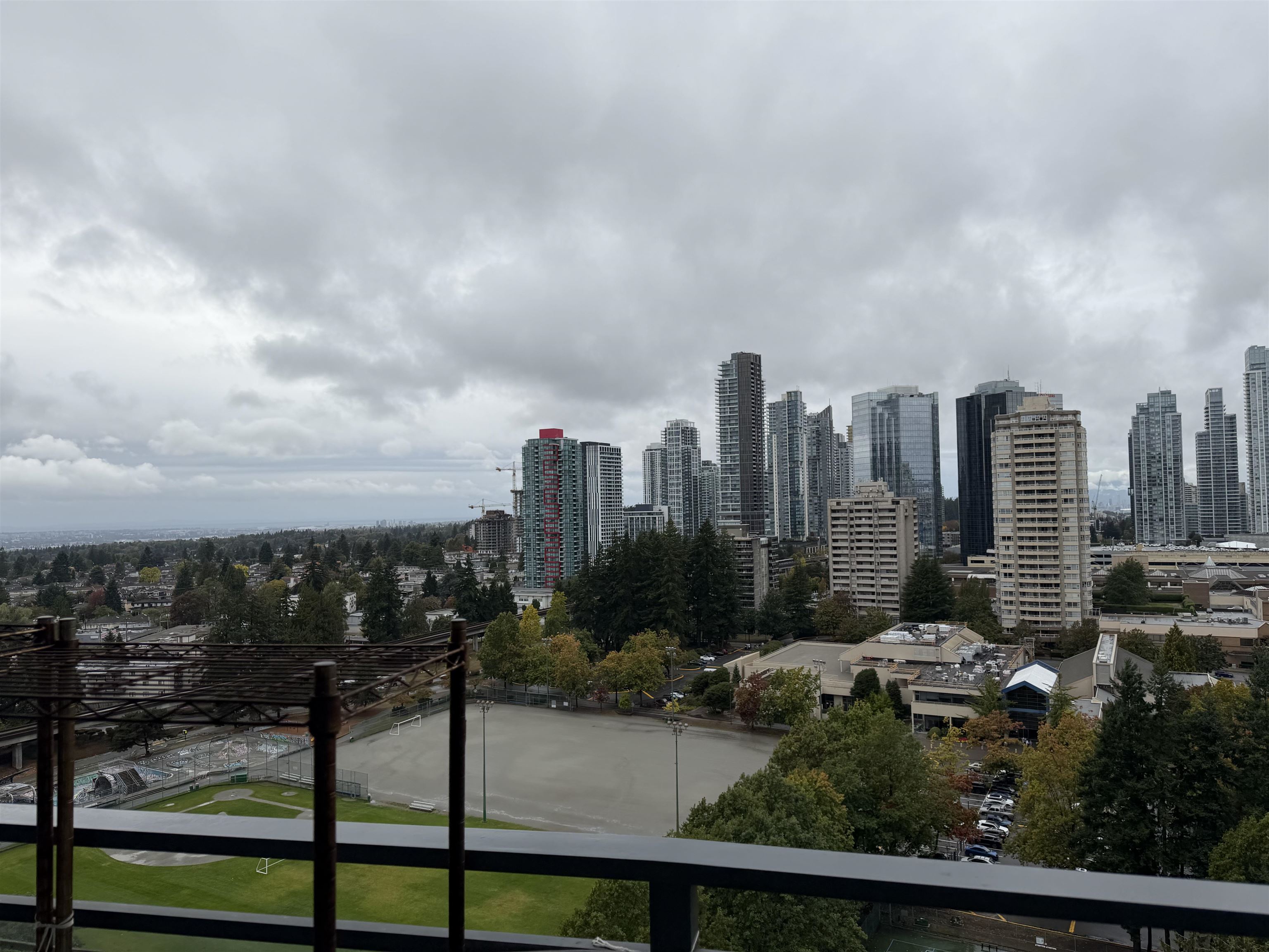2004 4900 LENNOX LANE, R3171205, BC,