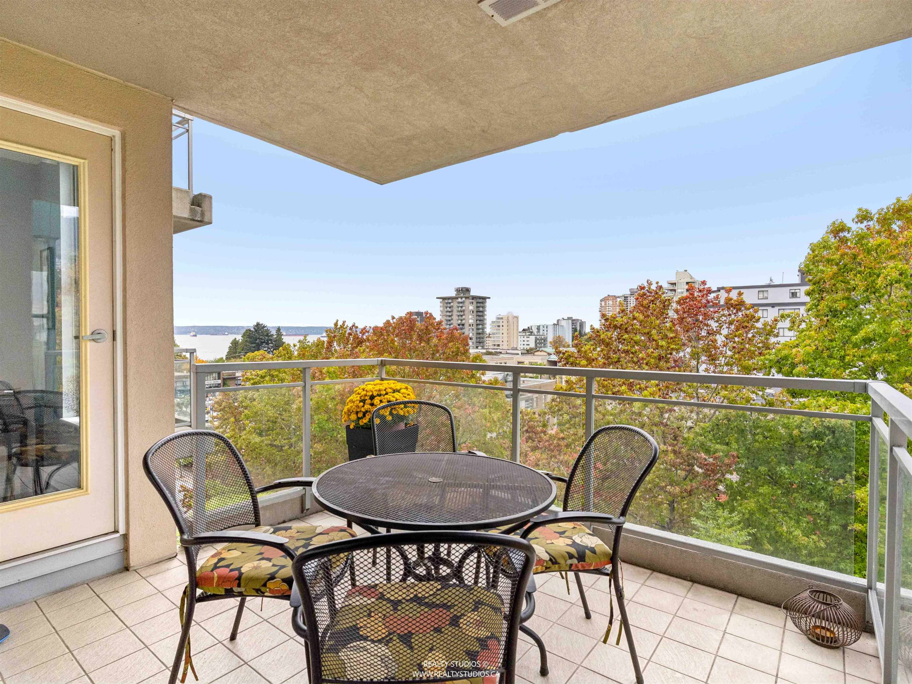 603 588 16TH STREET, R3171557, BC,