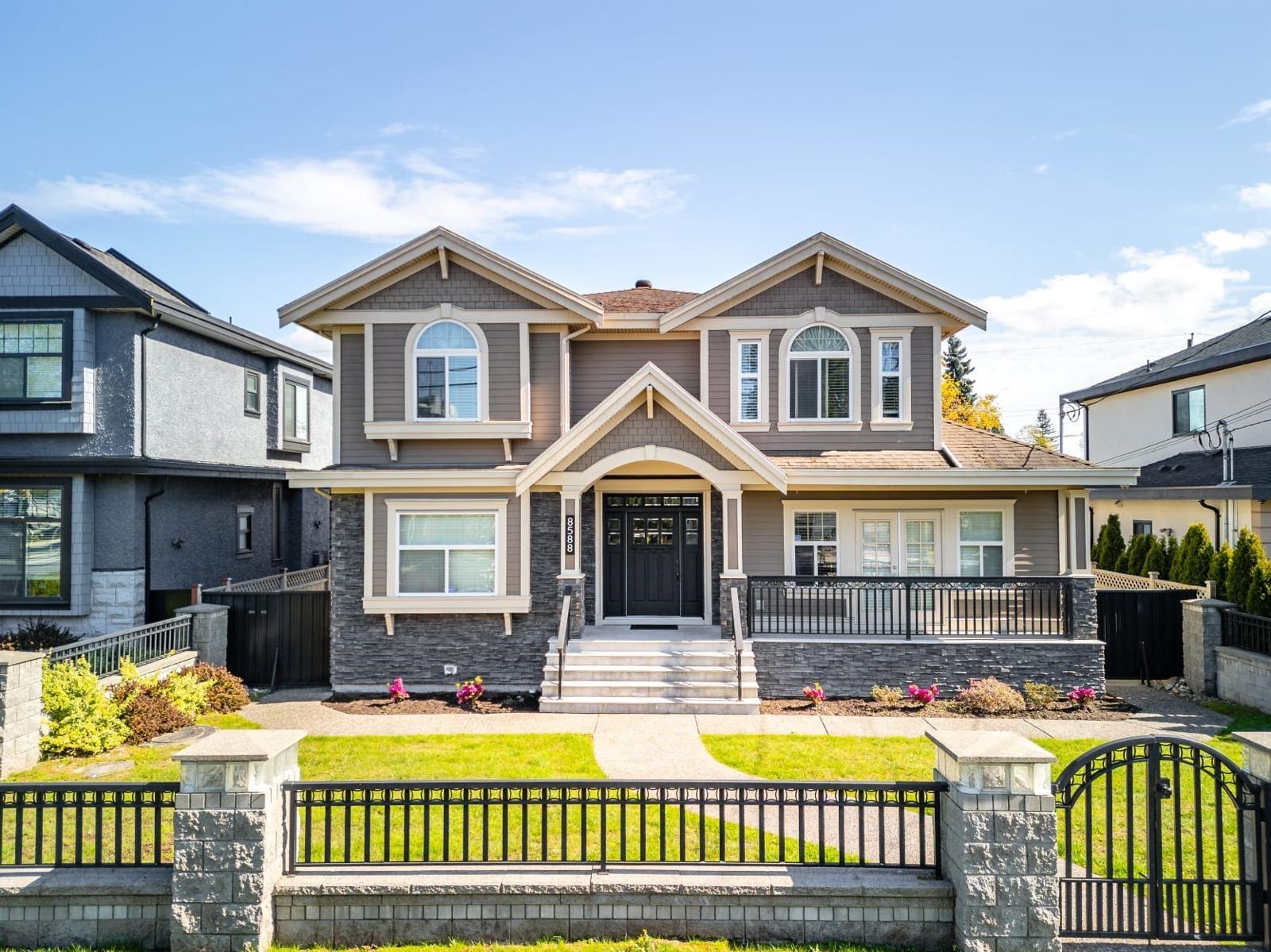 8588 ARMSTRONG AVENUE, Burnaby BC V3N 2H5, R3171568, BC,