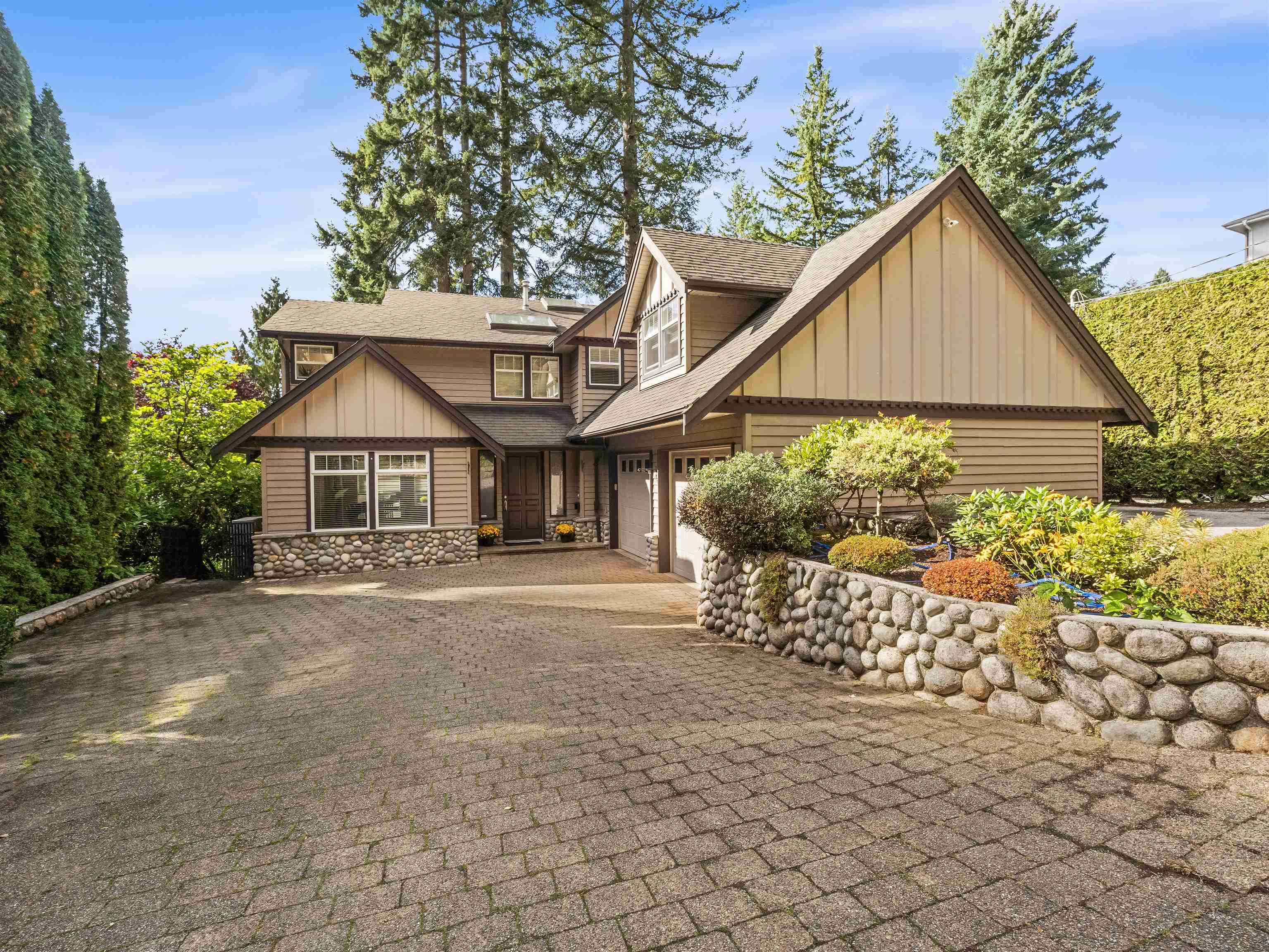 4047 WOODBURY AVENUE, North Vancouver BC V7N 3N4, R3171591, BC,