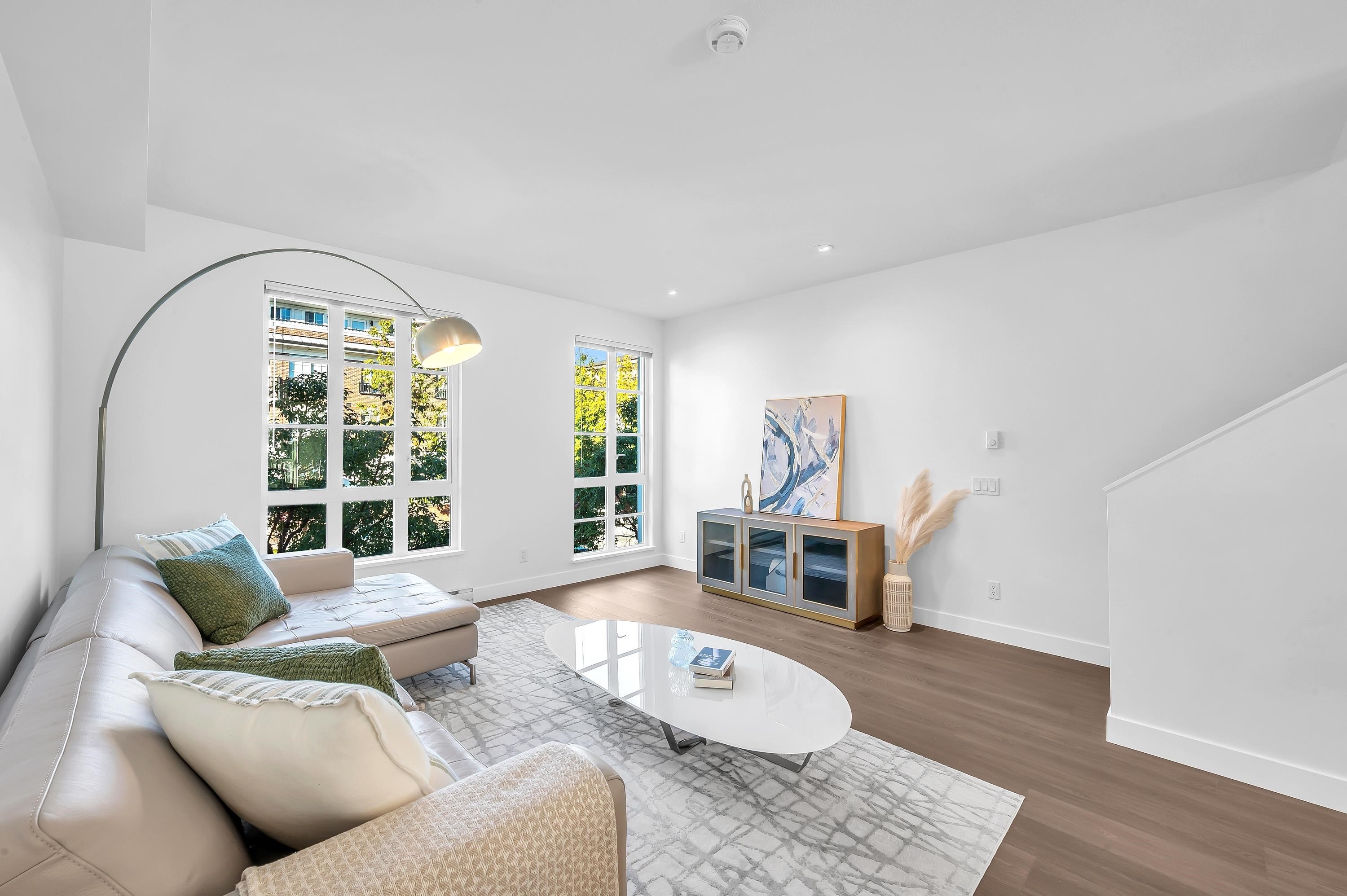 102 548 FOSTER AVENUE, R3171651, BC,