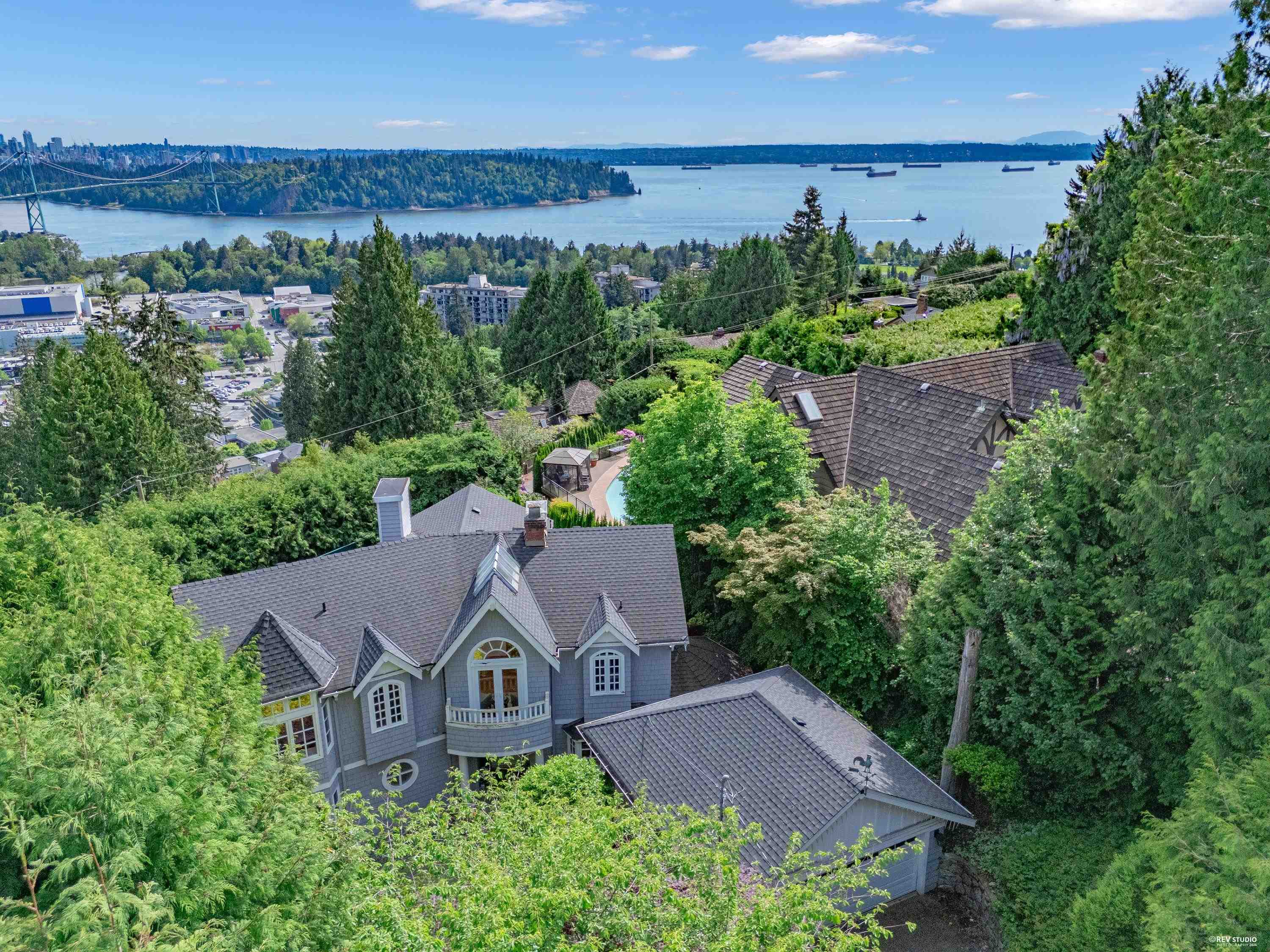 880 YOUNETTE DRIVE, West Vancouver BC V7T 1S9, R3171683, BC,