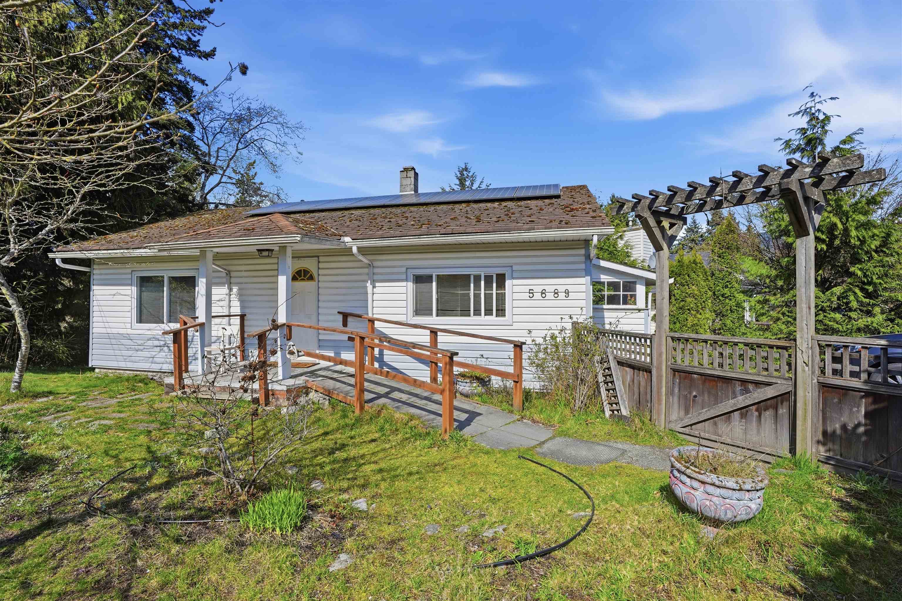 5689 PORPOISE BAY ROAD, Sechelt BC V0N 1V0, R3171896, BC,