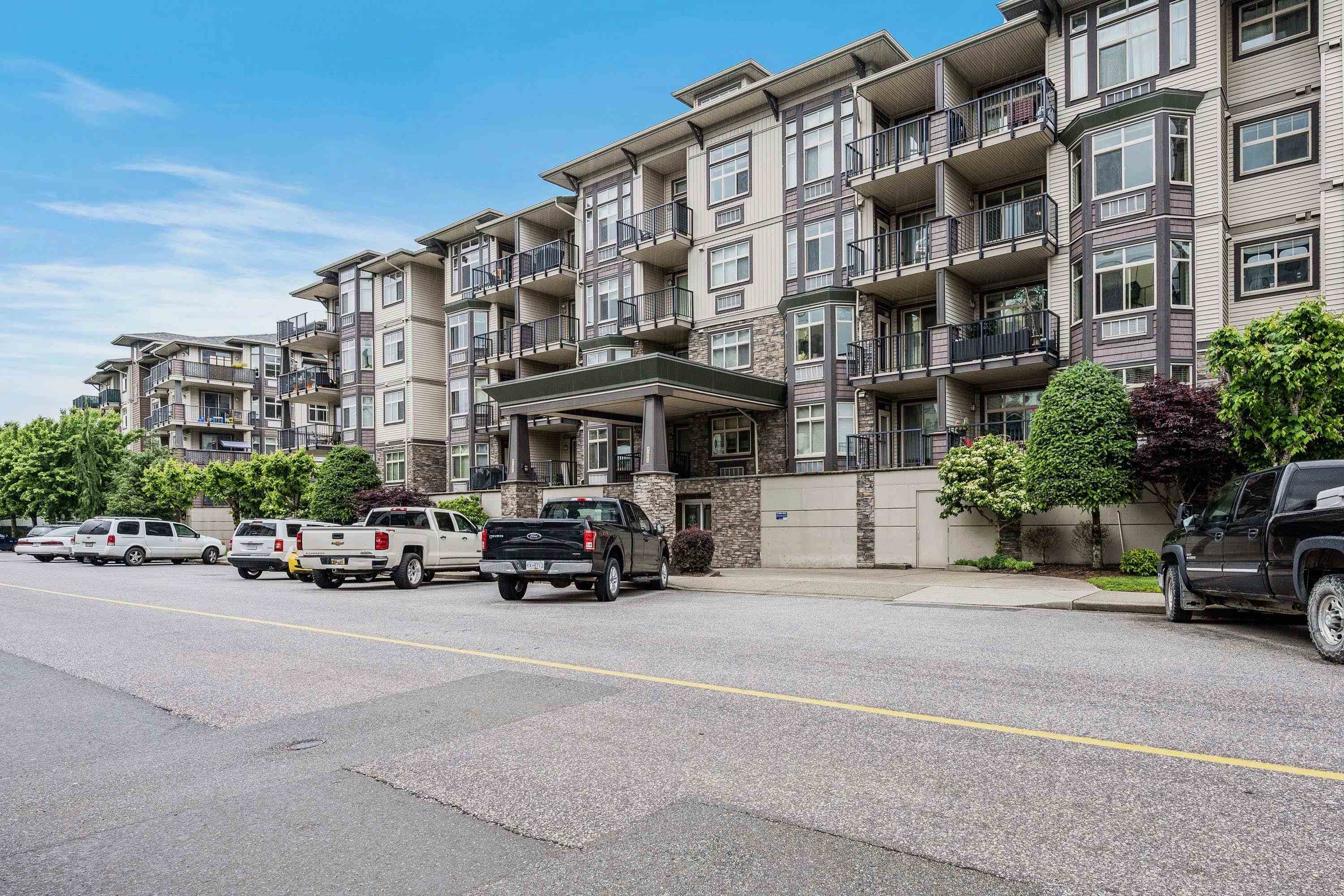 412 45893 CHESTERFIELD AVENUE, R3172003, BC,