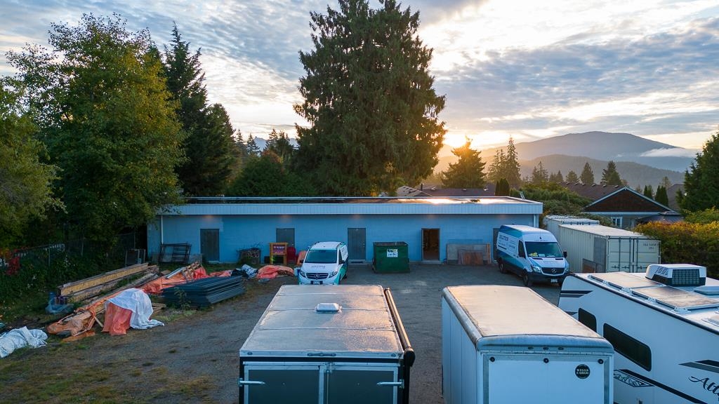 MLS® listing #R3172098 for sale located at 734 NORTH ROAD, Gibsons BC V0N 1V9