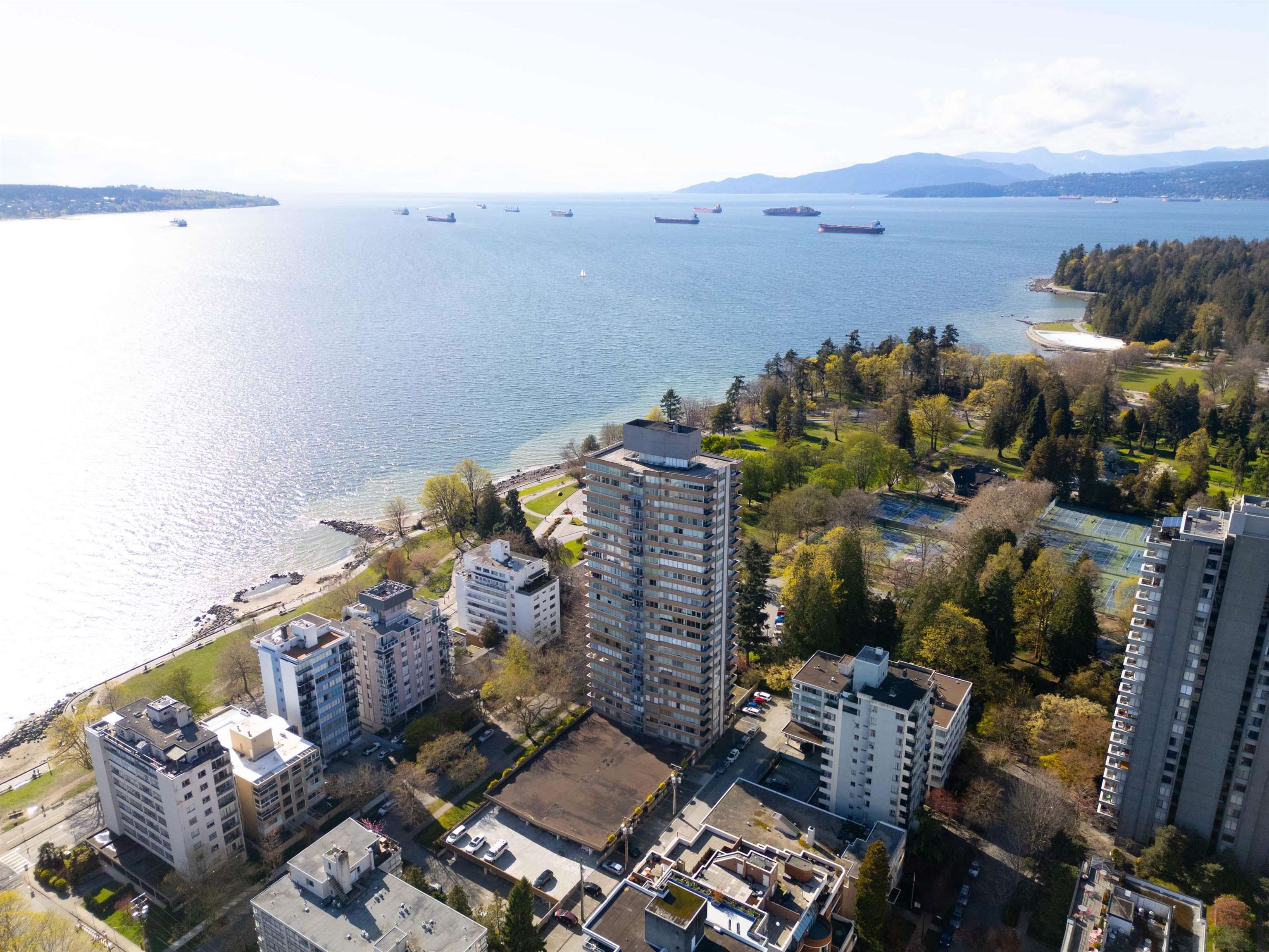 306 2055 PENDRELL STREET, R3172351, BC,