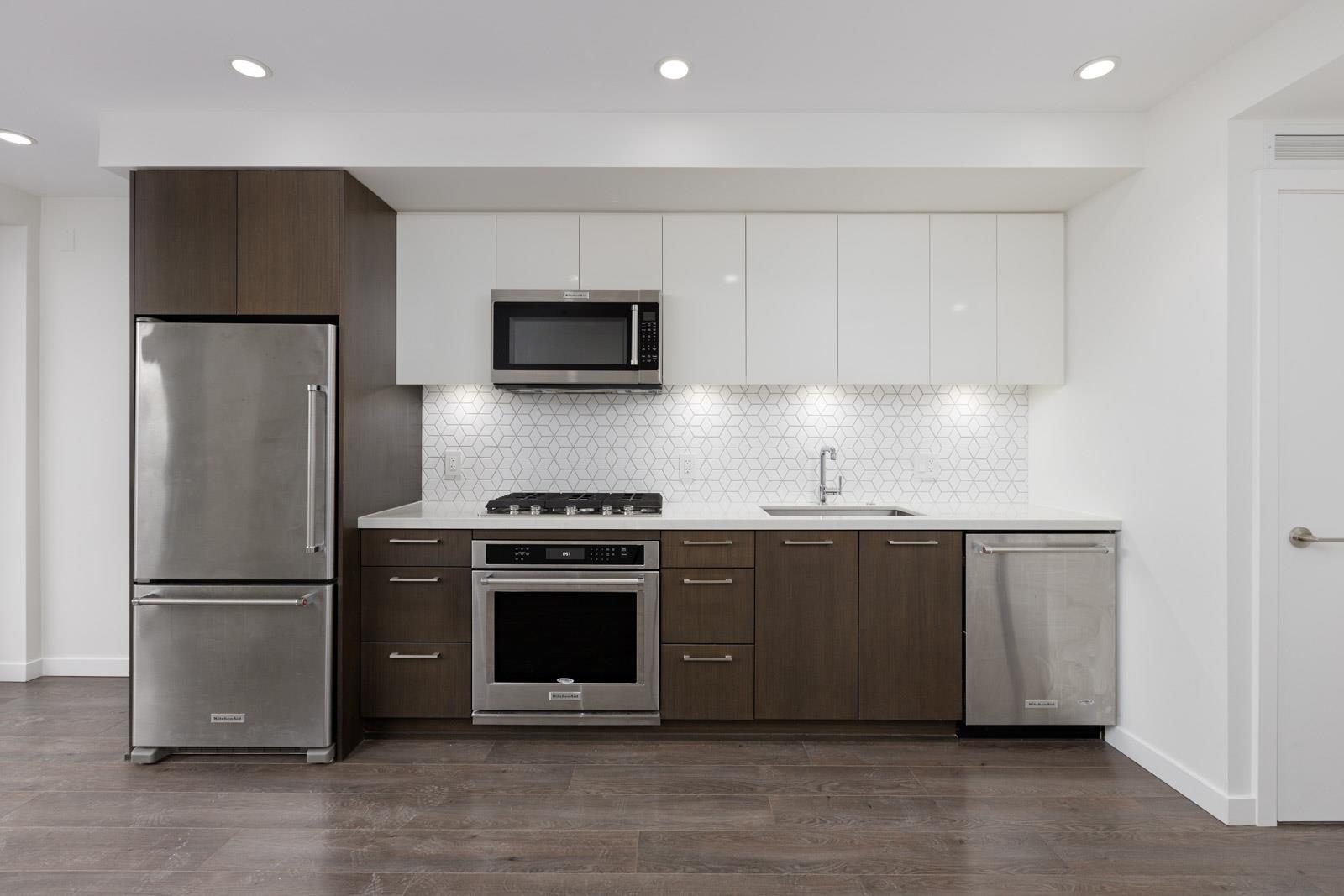 425 GREAT NORTHERN WAY, Vancouver BC V5T 0G5, R3172404, BC,