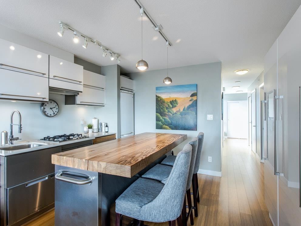 605 718 MAIN STREET, R3172489, BC,