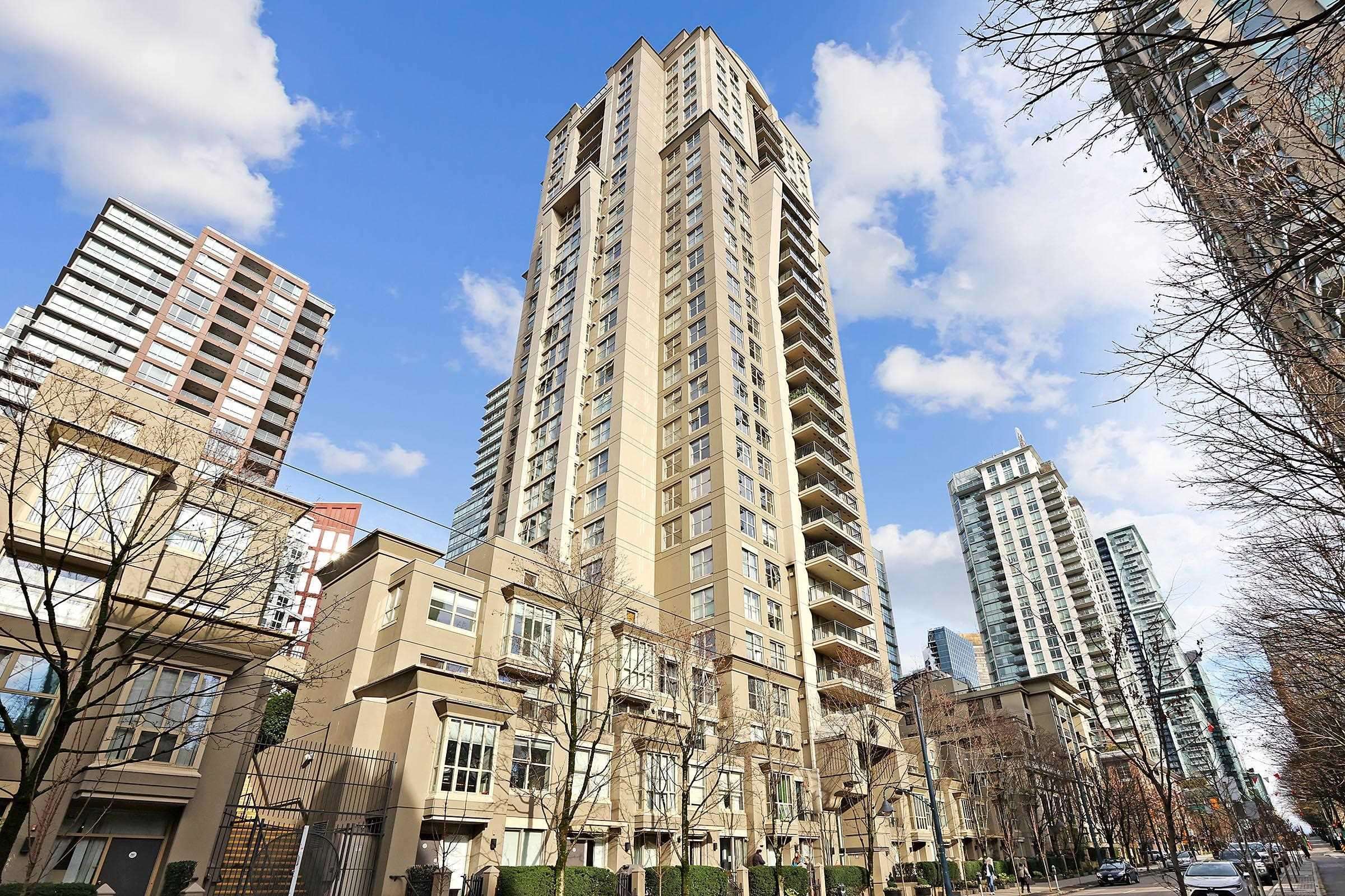2001 969 RICHARDS STREET, R3172635, BC,