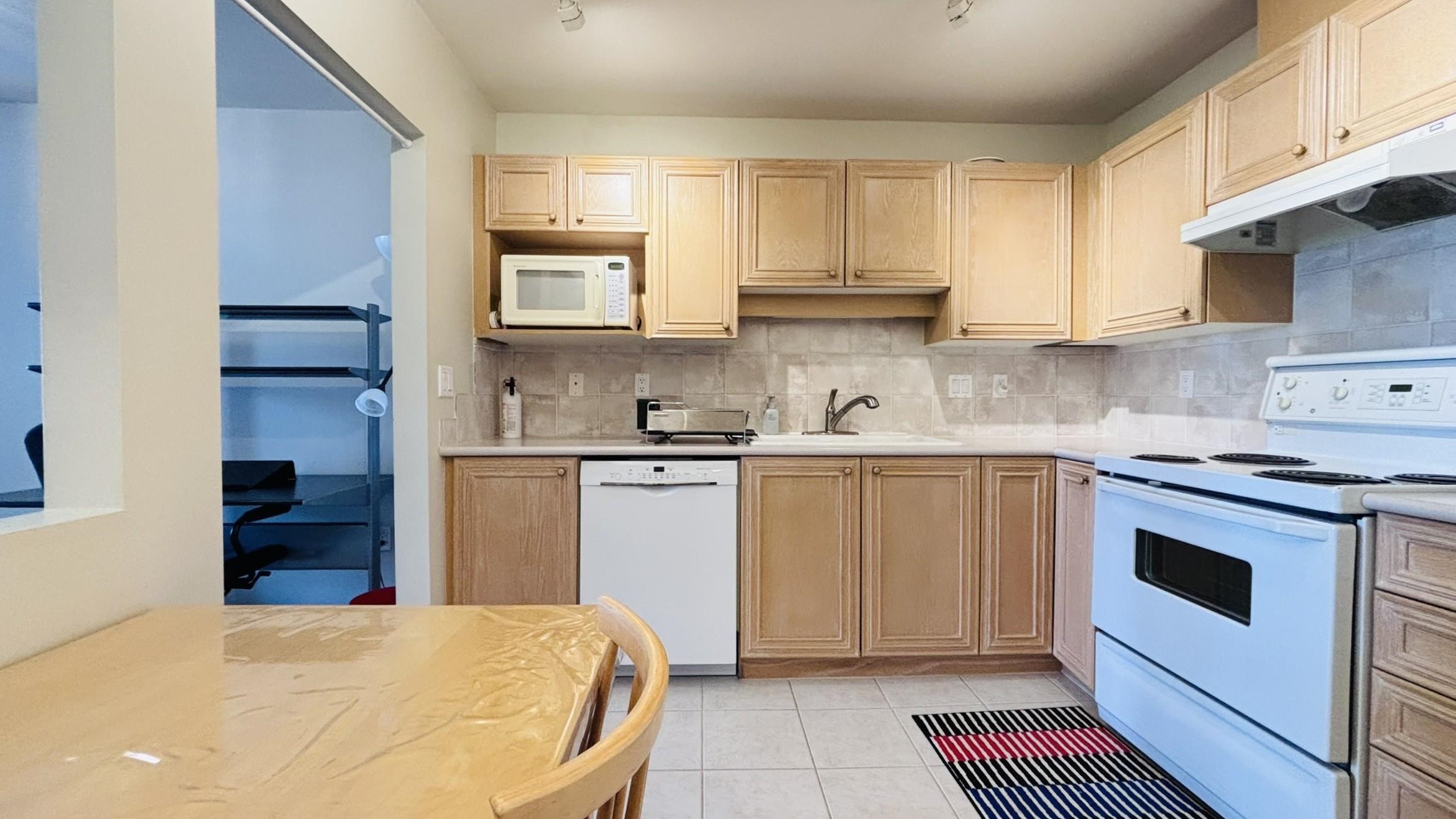 305 5863 HAMPTON PLACE, R3172991, BC,
