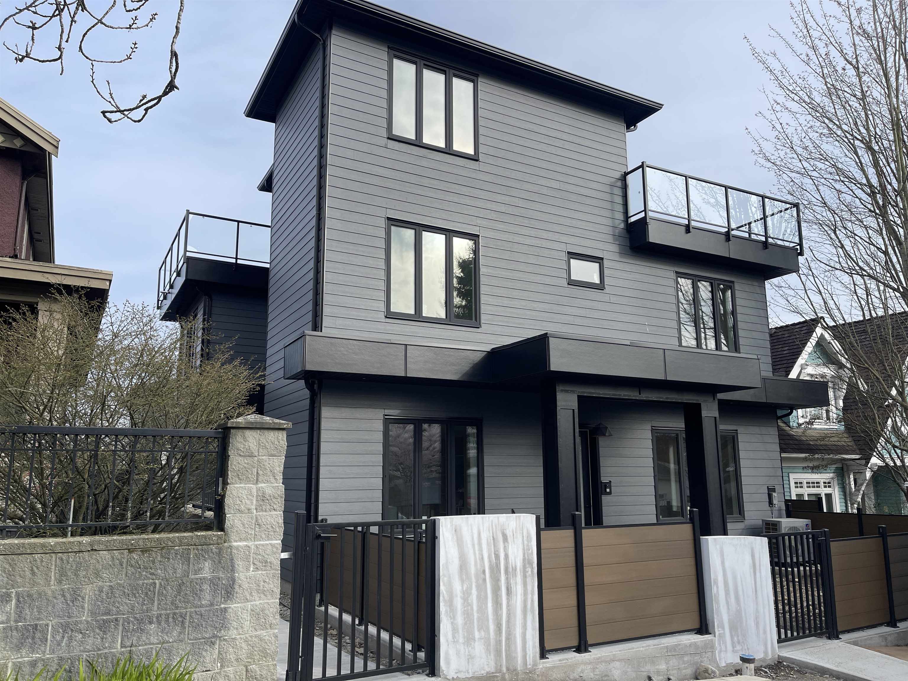 1 2452 HARRISON DRIVE, R3173159, BC,