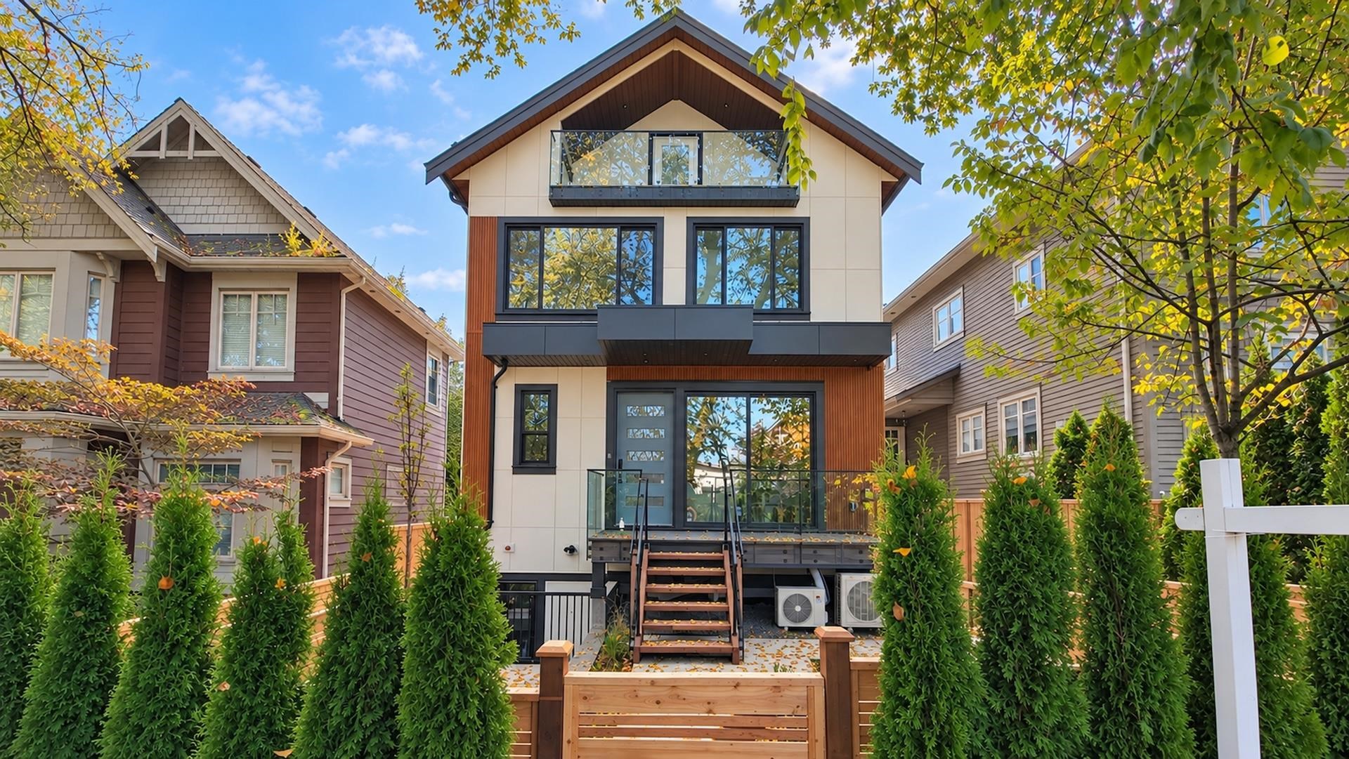 1 746 12TH AVENUE, R3173203, BC,