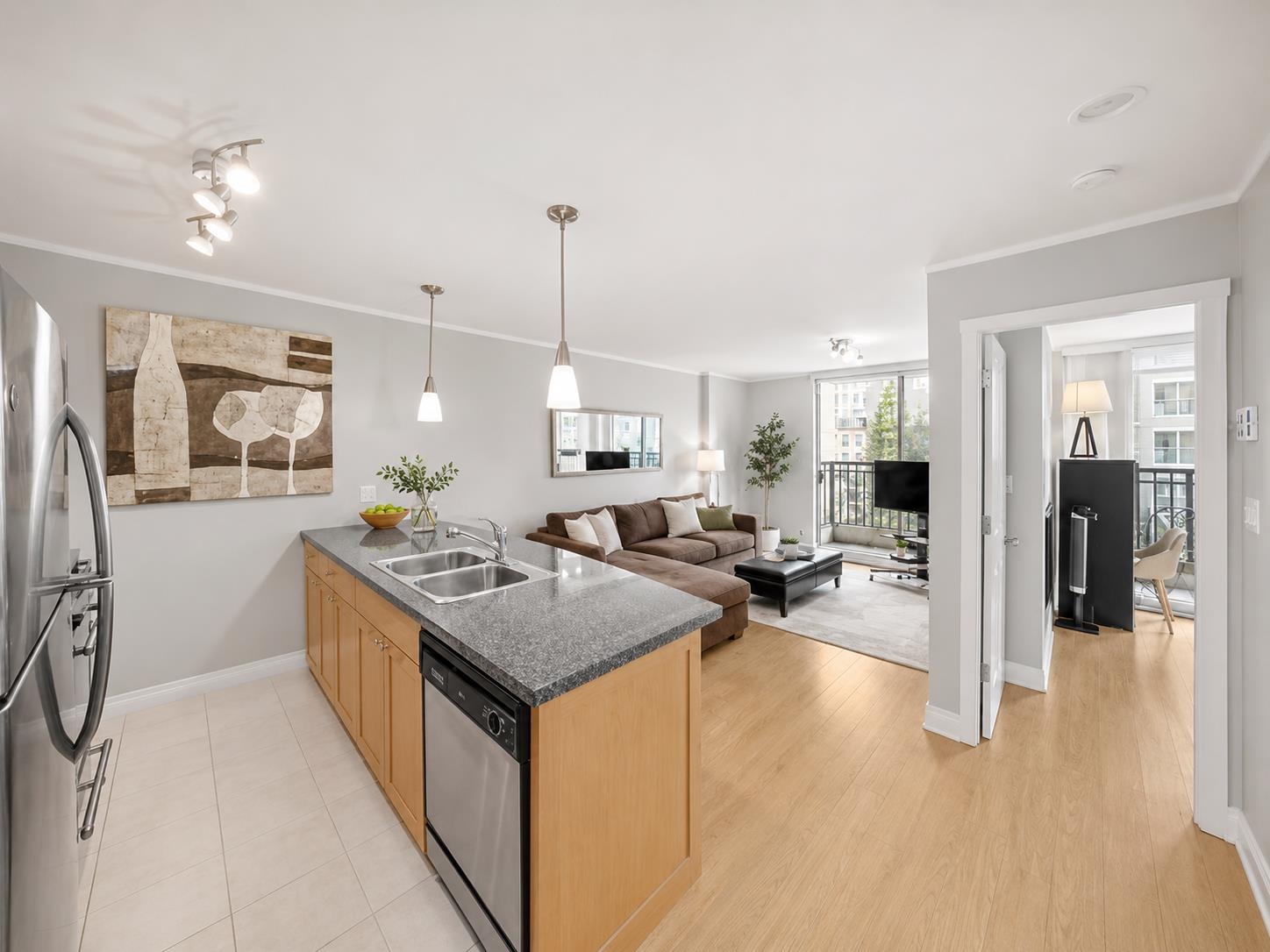 MLS® listing #R3173490 for sale located at 605 989 RICHARDS STREET