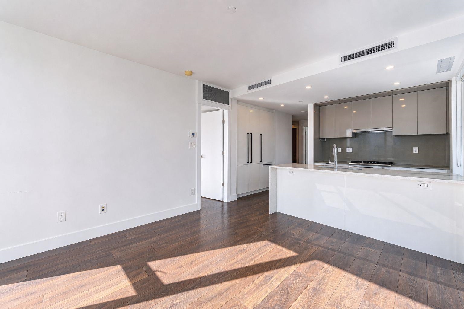 1902 4711 HAZEL STREET, R3173611, BC,