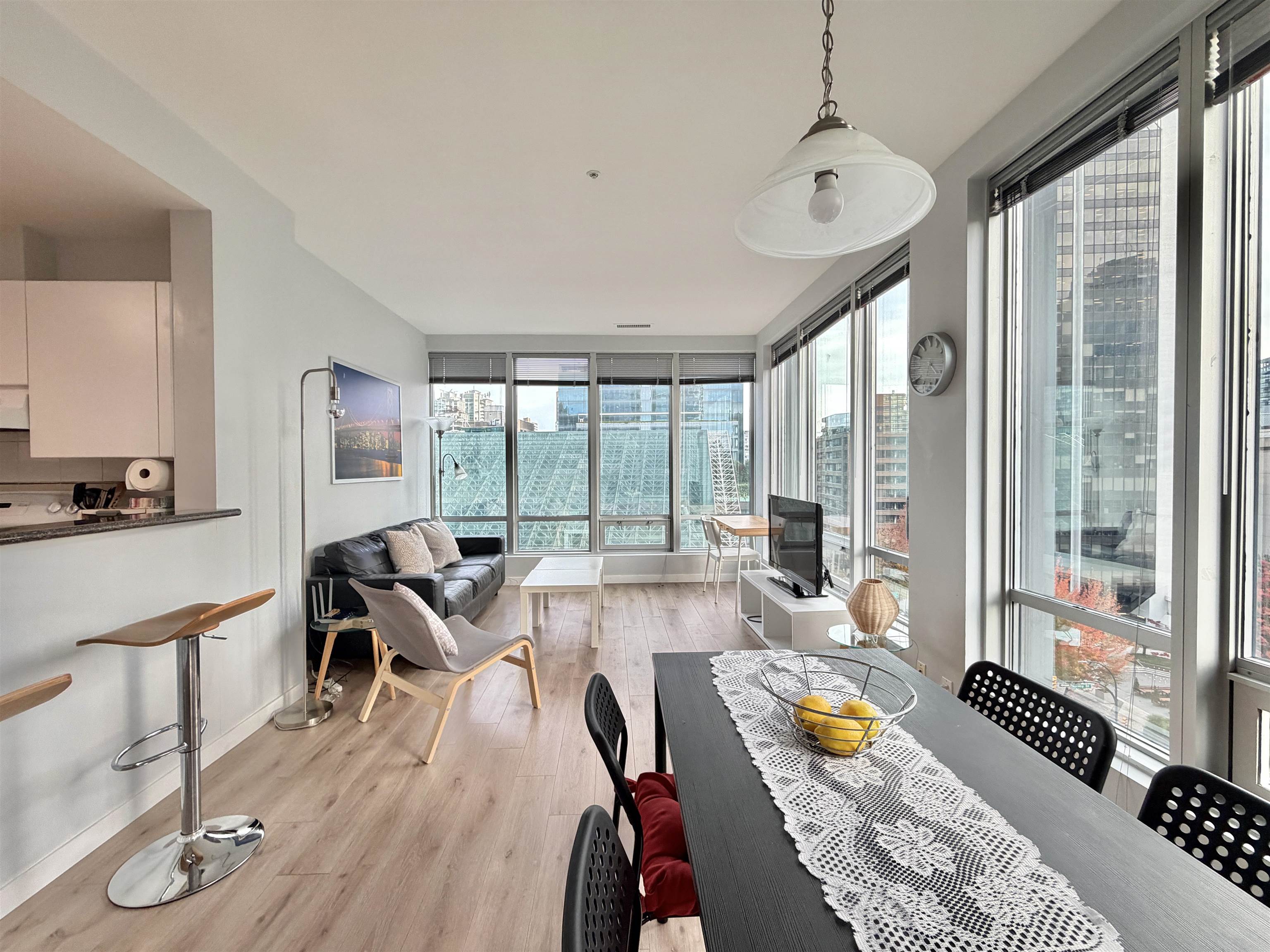501 989 NELSON STREET, R3173785, BC,