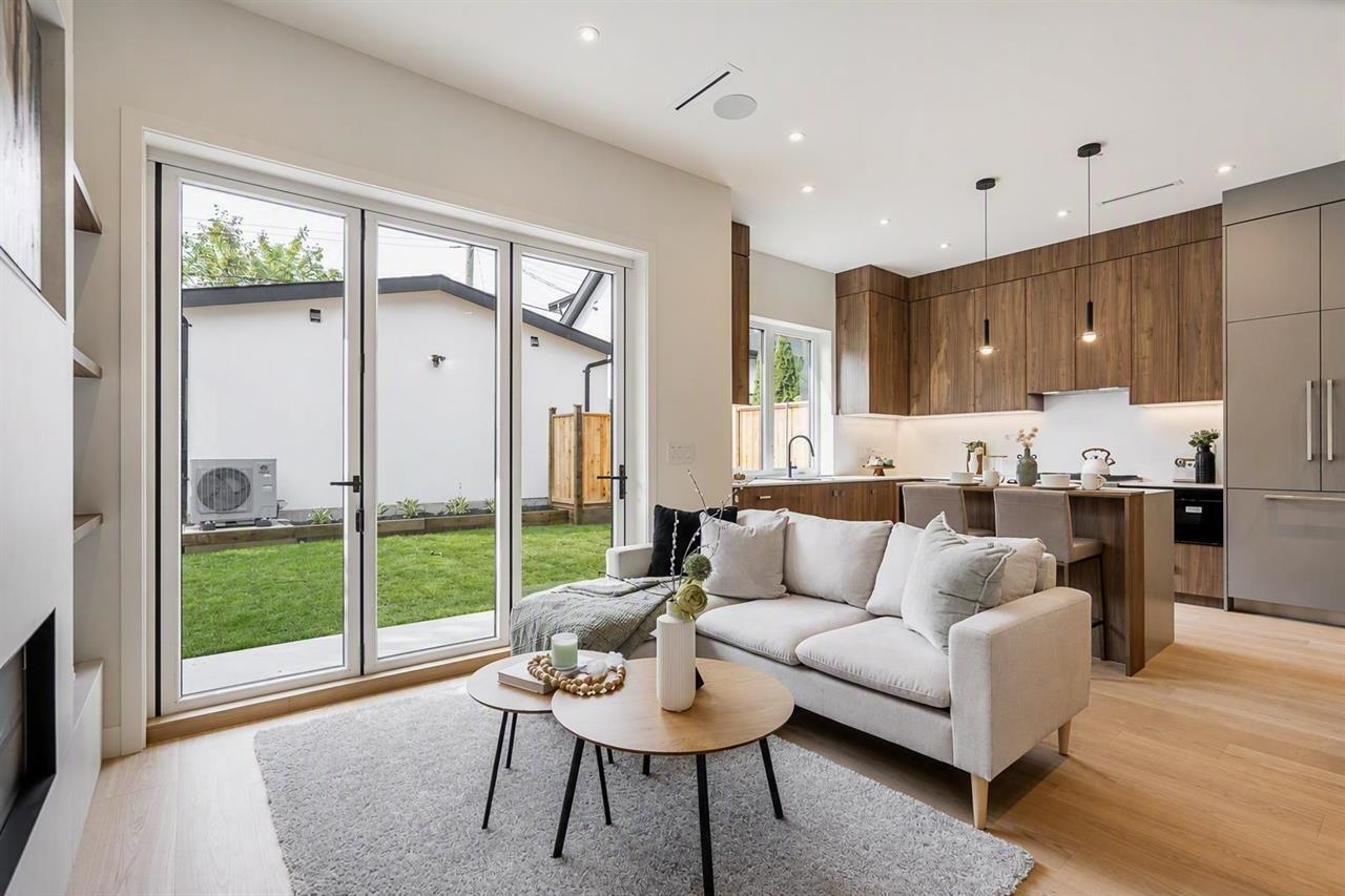2 456 38TH AVENUE, R3173791, BC,