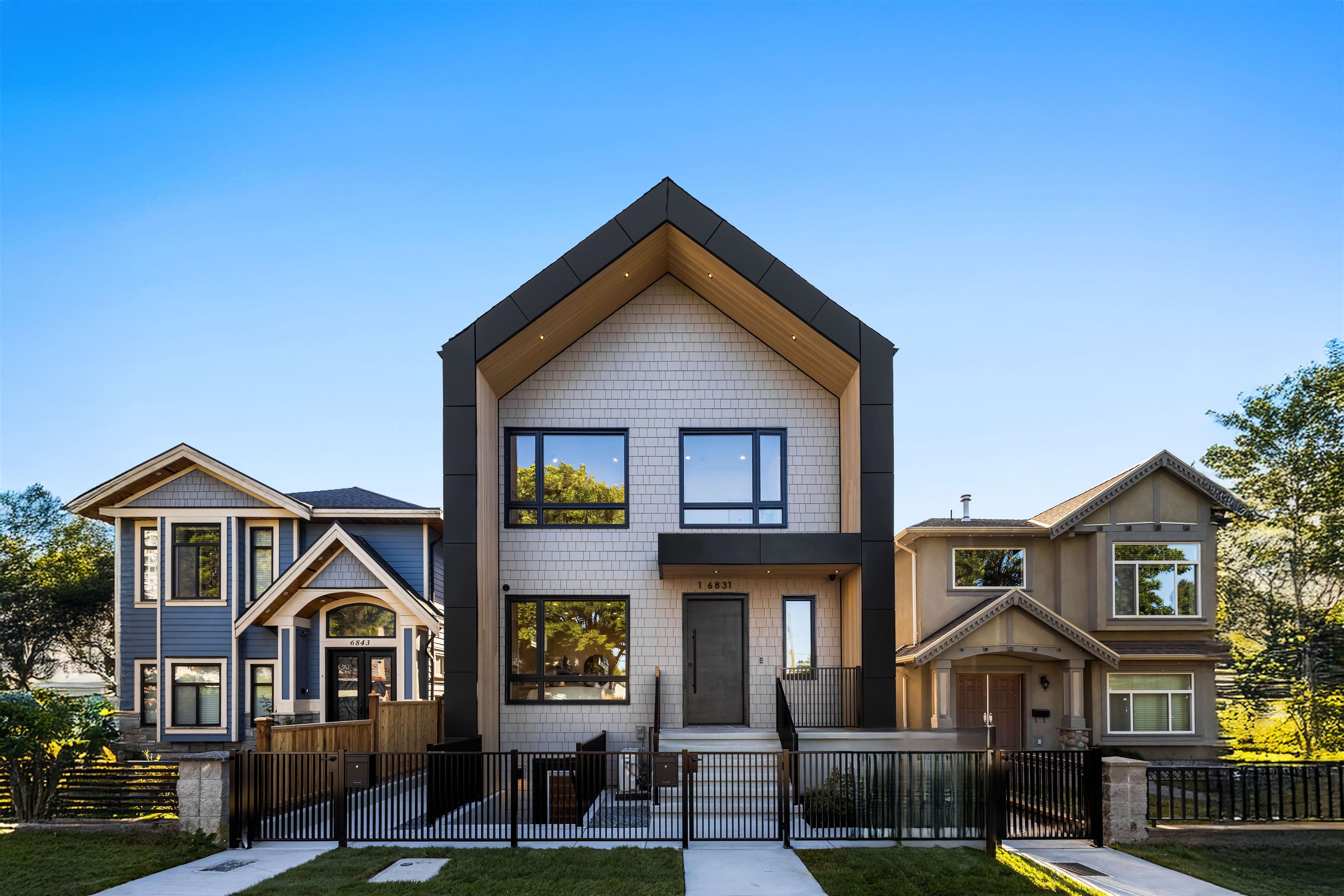 2 6831 SALISBURY AVENUE, R3173822, BC,