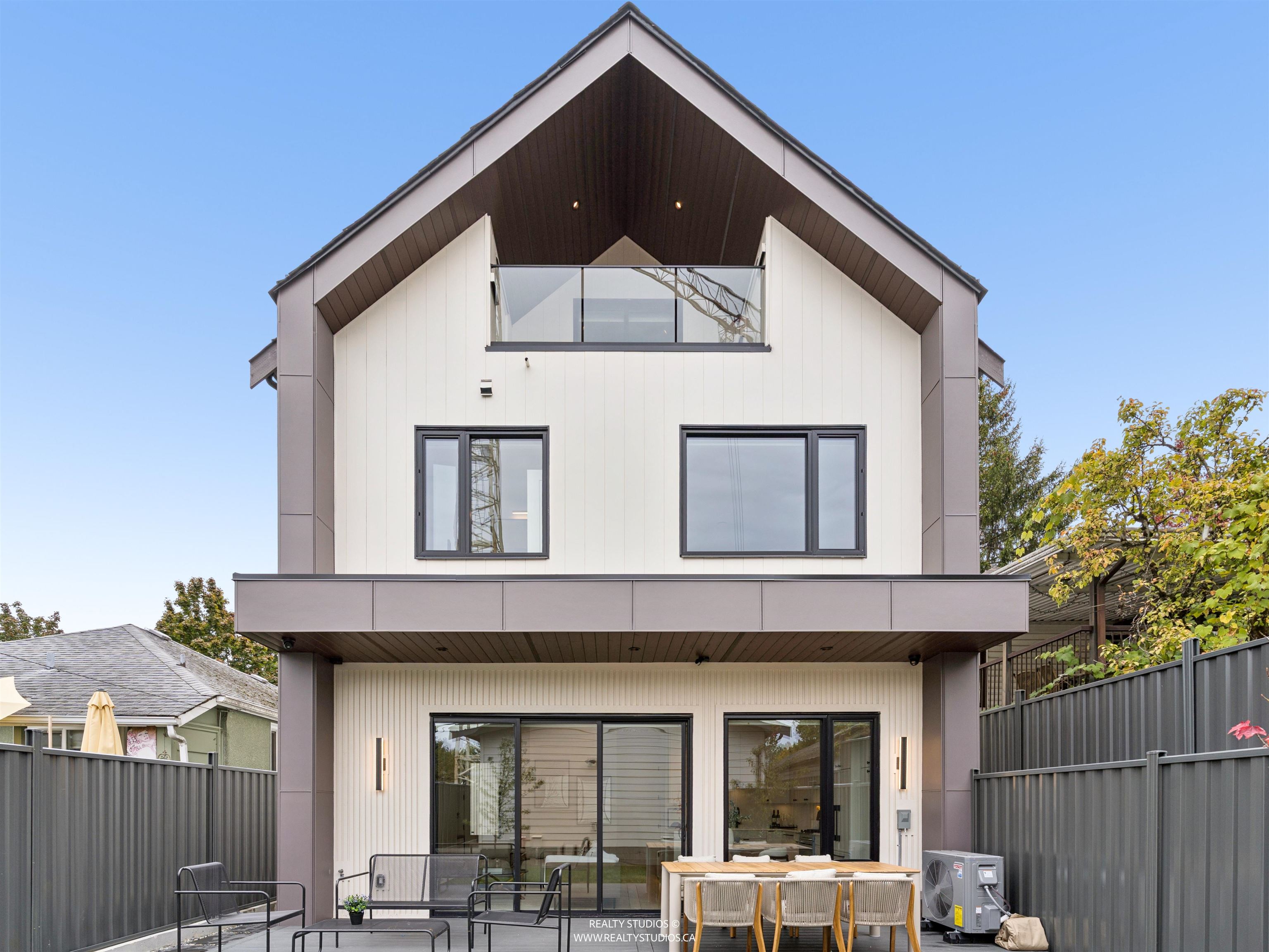 2 1986 8TH AVENUE, R3173881, BC,
