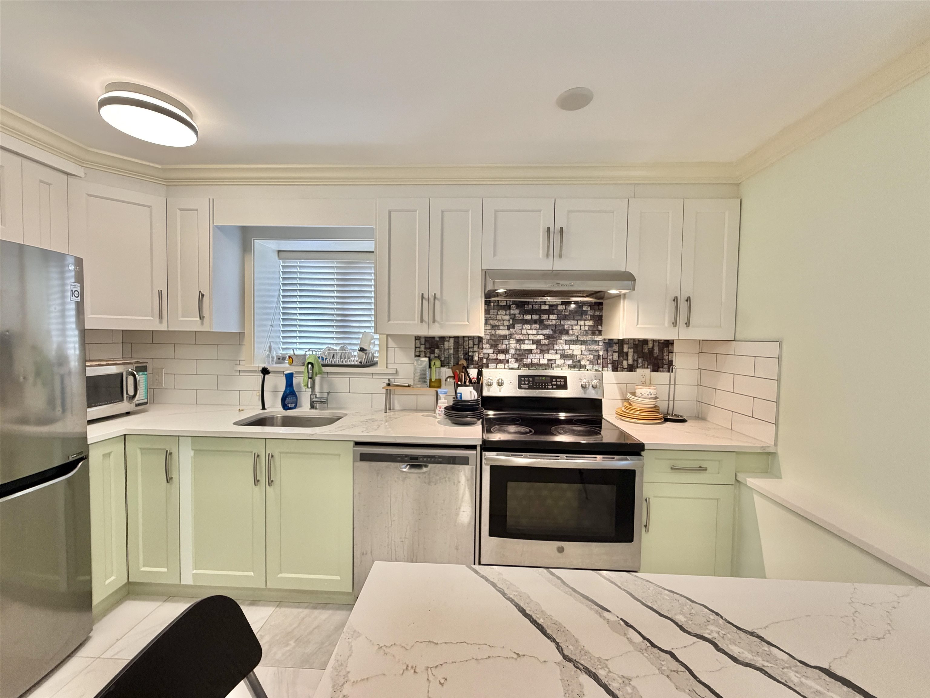582 E 57TH AVENUE, Vancouver BC V5X 1S9, R3173901, BC,