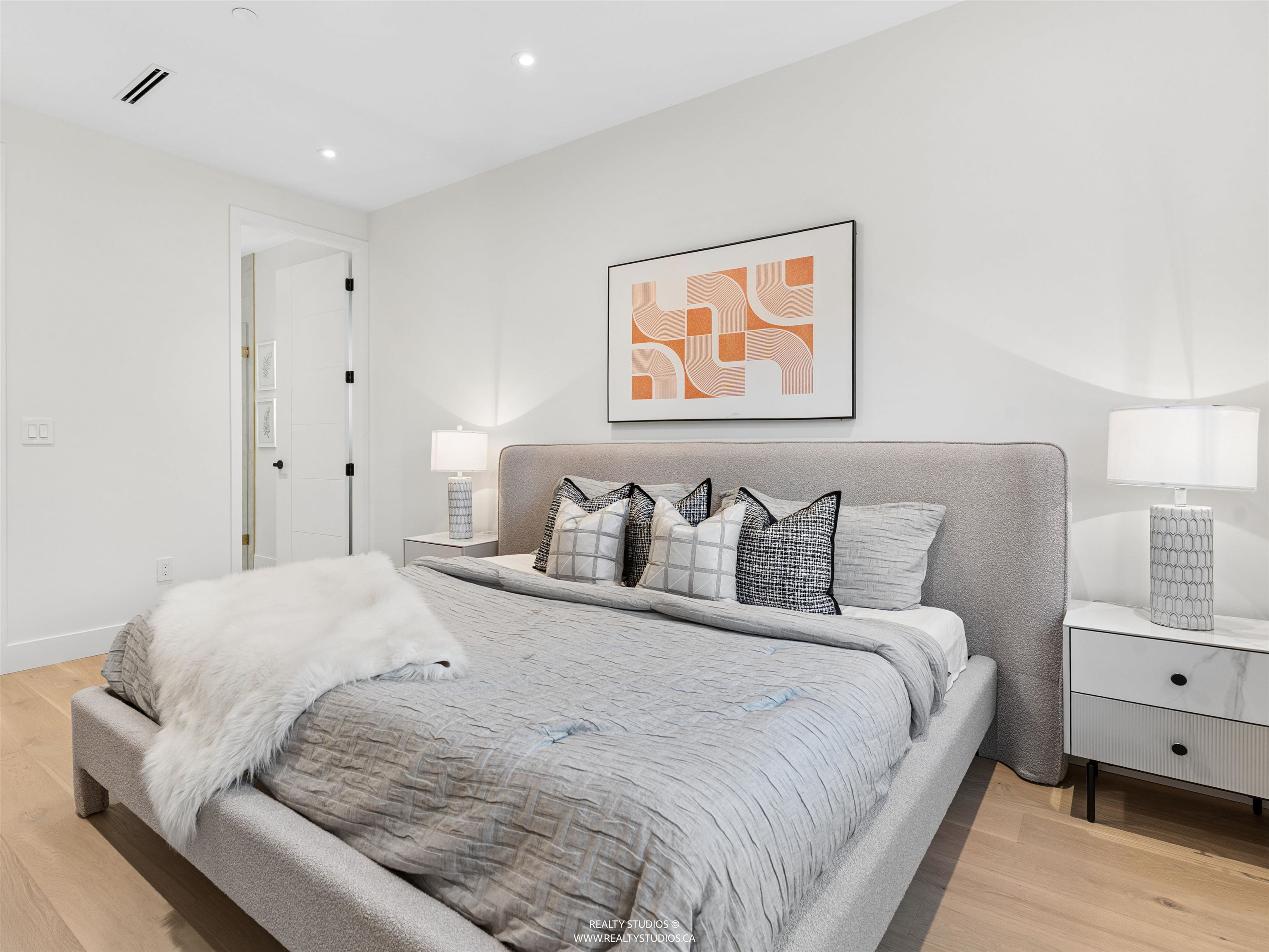 2543 E 2ND AVENUE, Vancouver BC V5T 4C1, R3174053, BC,