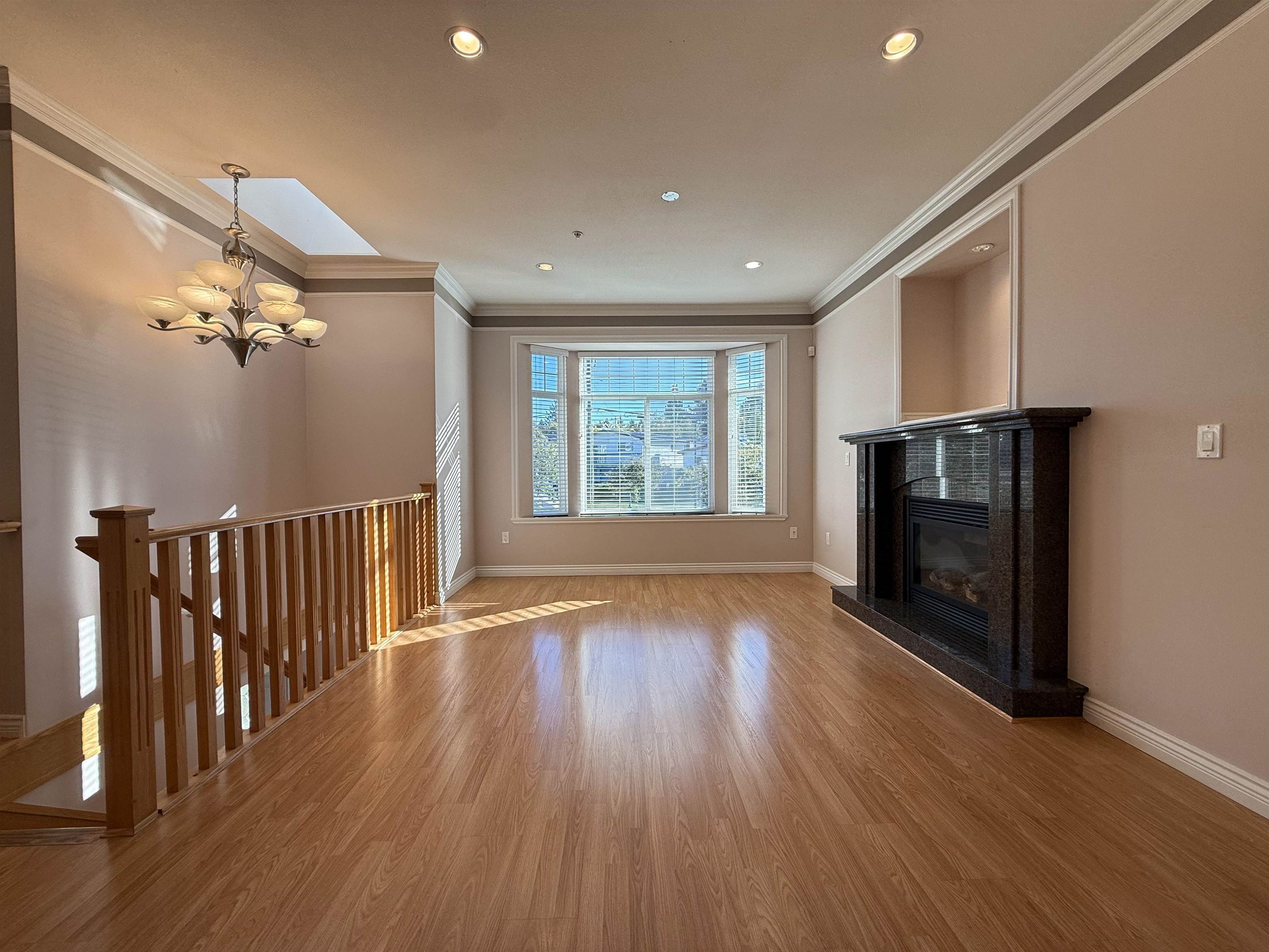 Upper-3021 E 29TH AVENUE, Vancouver BC V5R 1V9, R3174093, BC,