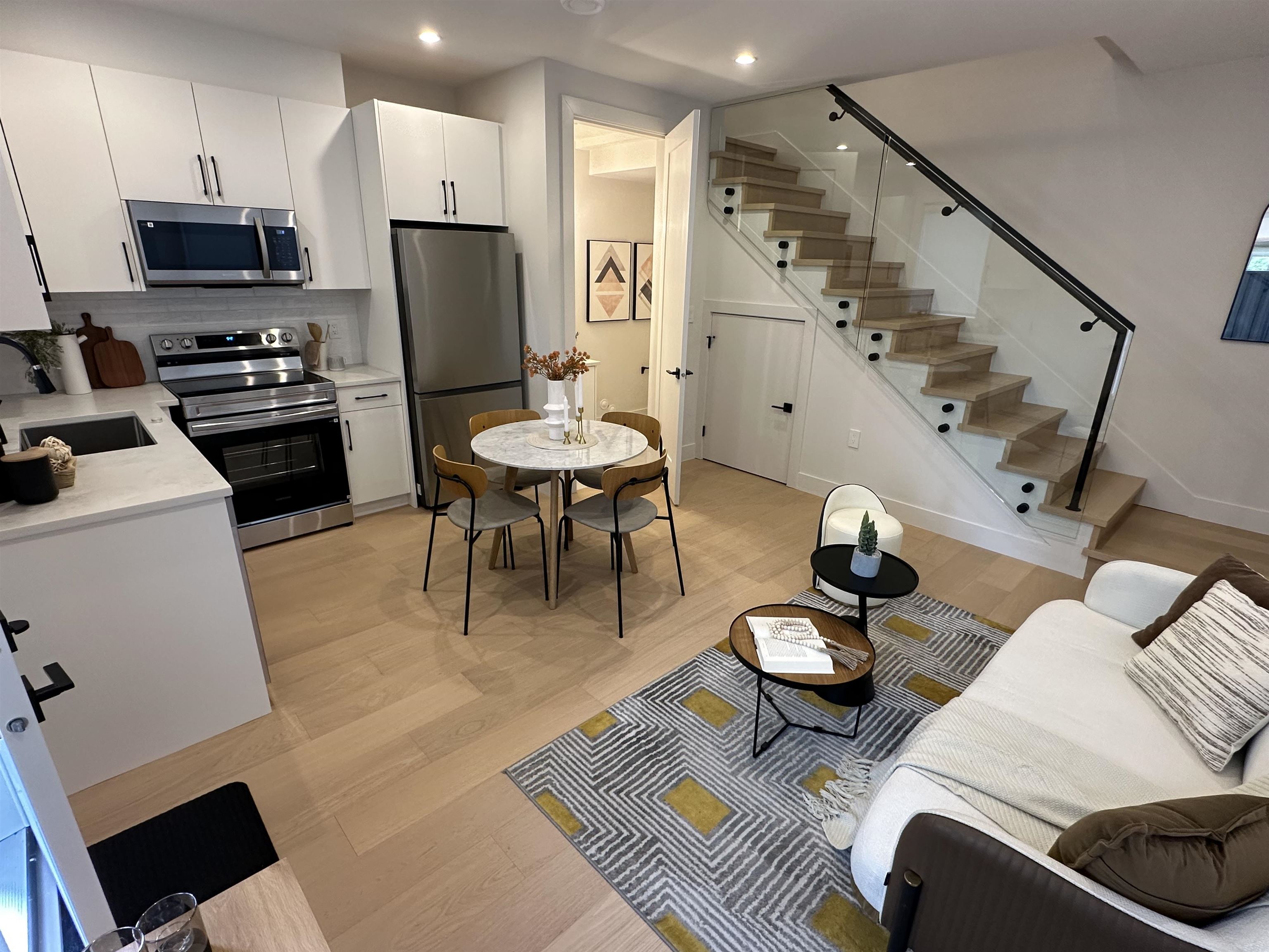 2 6989 KERR STREET, R3174230, BC,