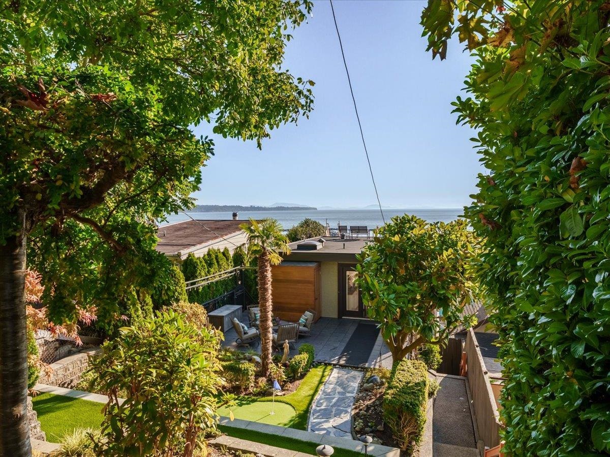 15068 VICTORIA AVENUE, White Rock BC V4B 1G3, R3174282, BC,