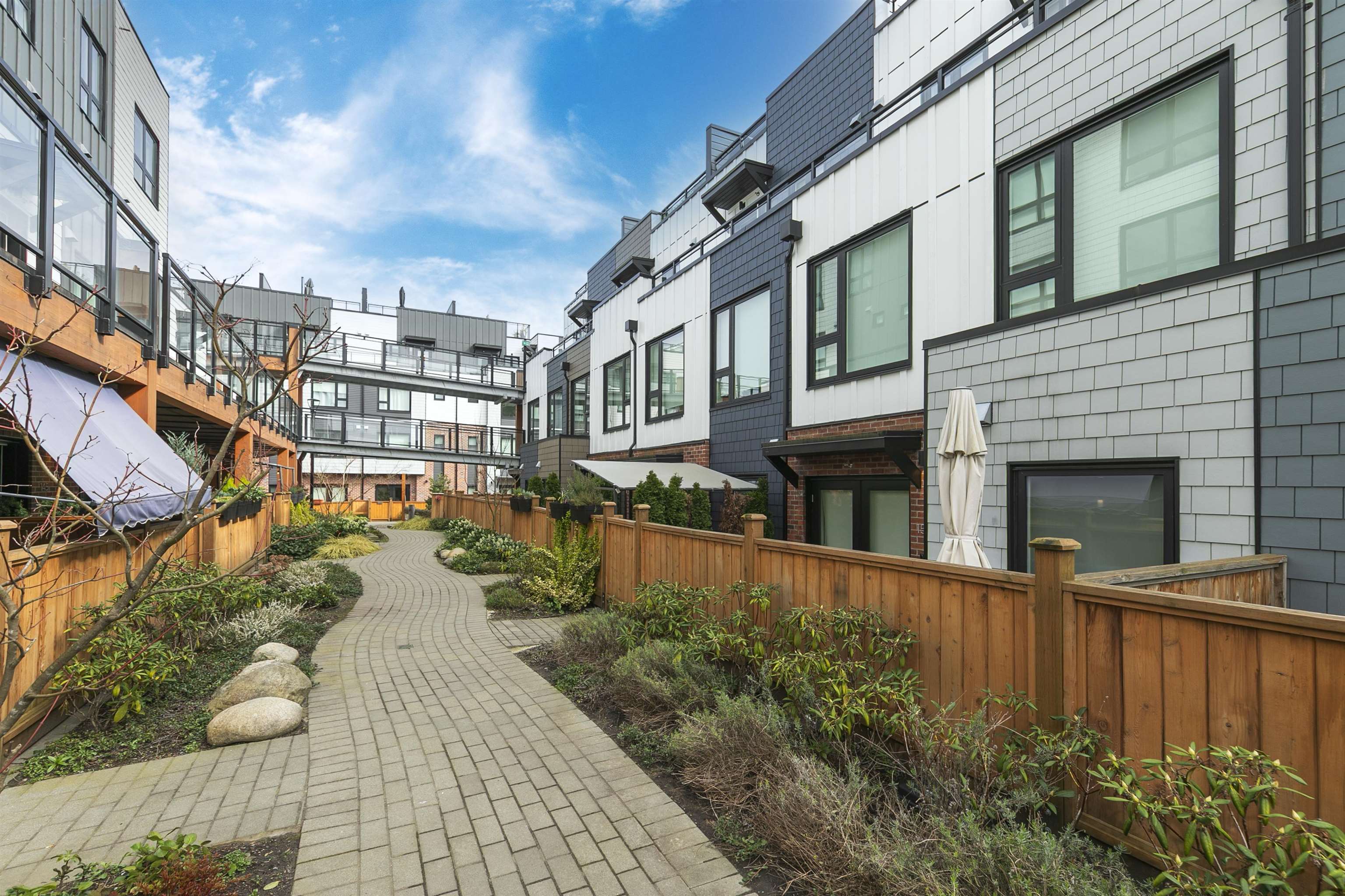 356 555 2ND E STREET, R3174312, BC,
