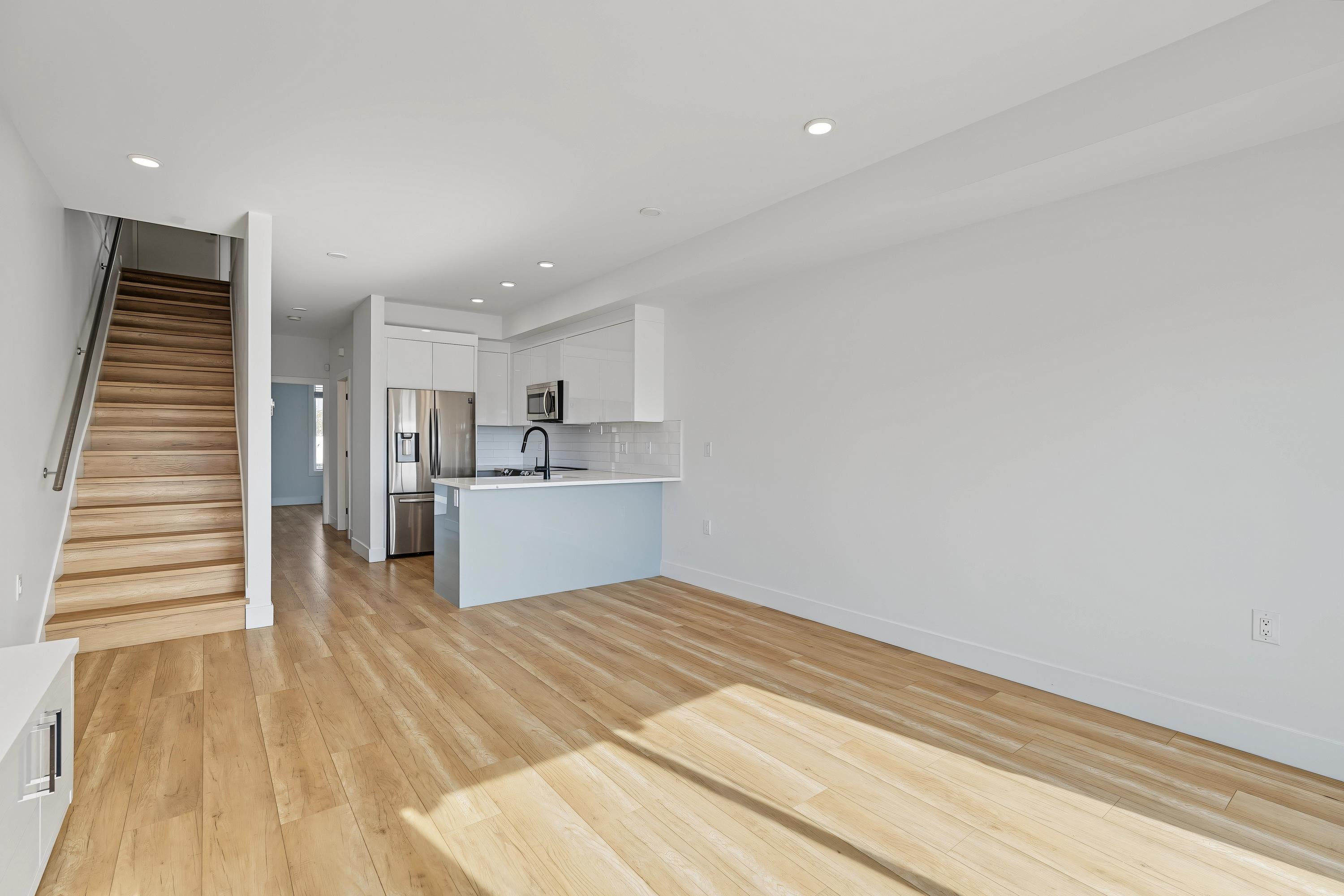11 6288 BERESFORD STREET, R3174336, BC,