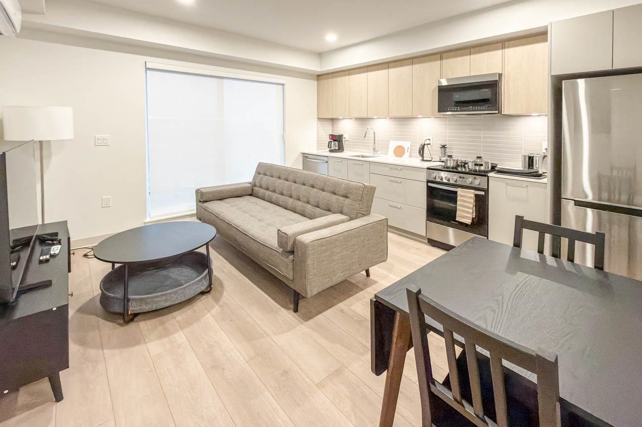 611 1529 OXFORD STREET, R3174406, BC,